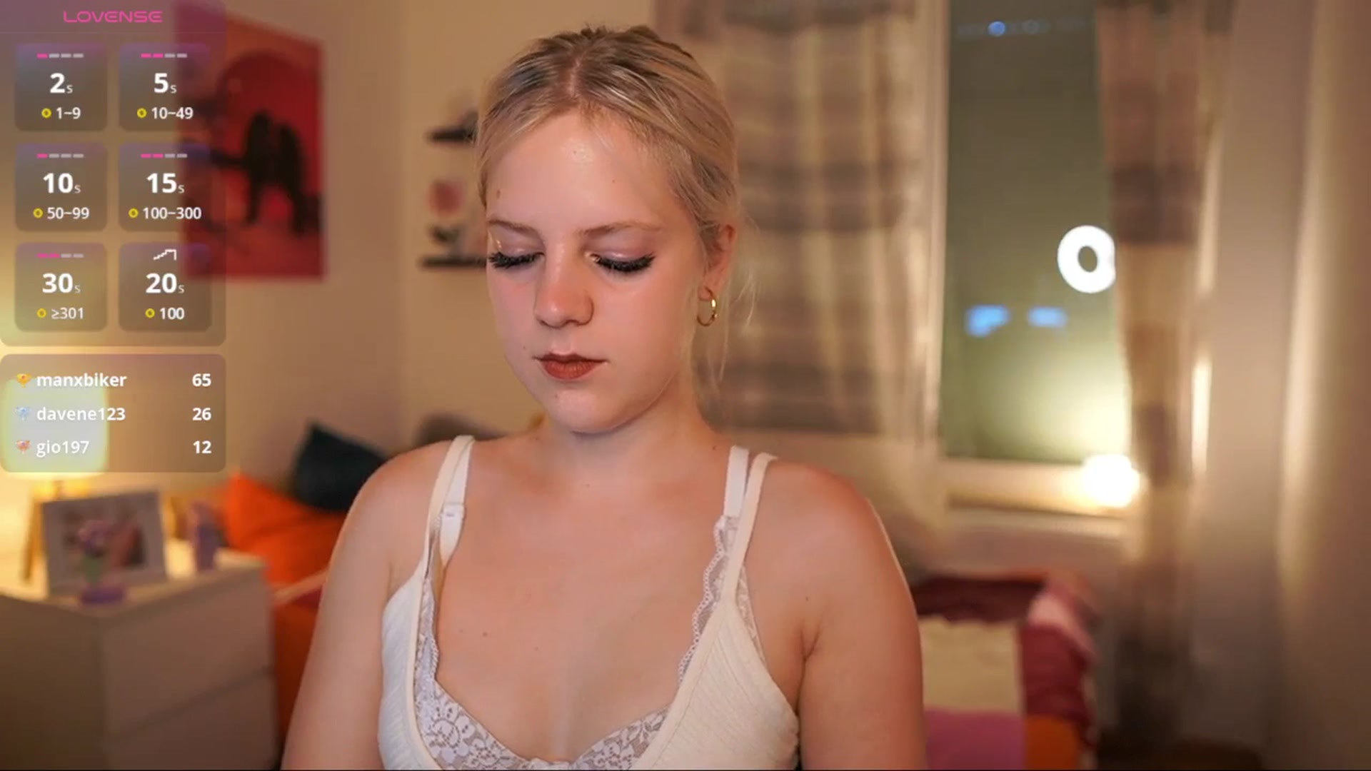 Gallery image thumbnail from Merrilyn__'s myfreecams stream on, 06/25/2025, 16:15 image 12 of 20