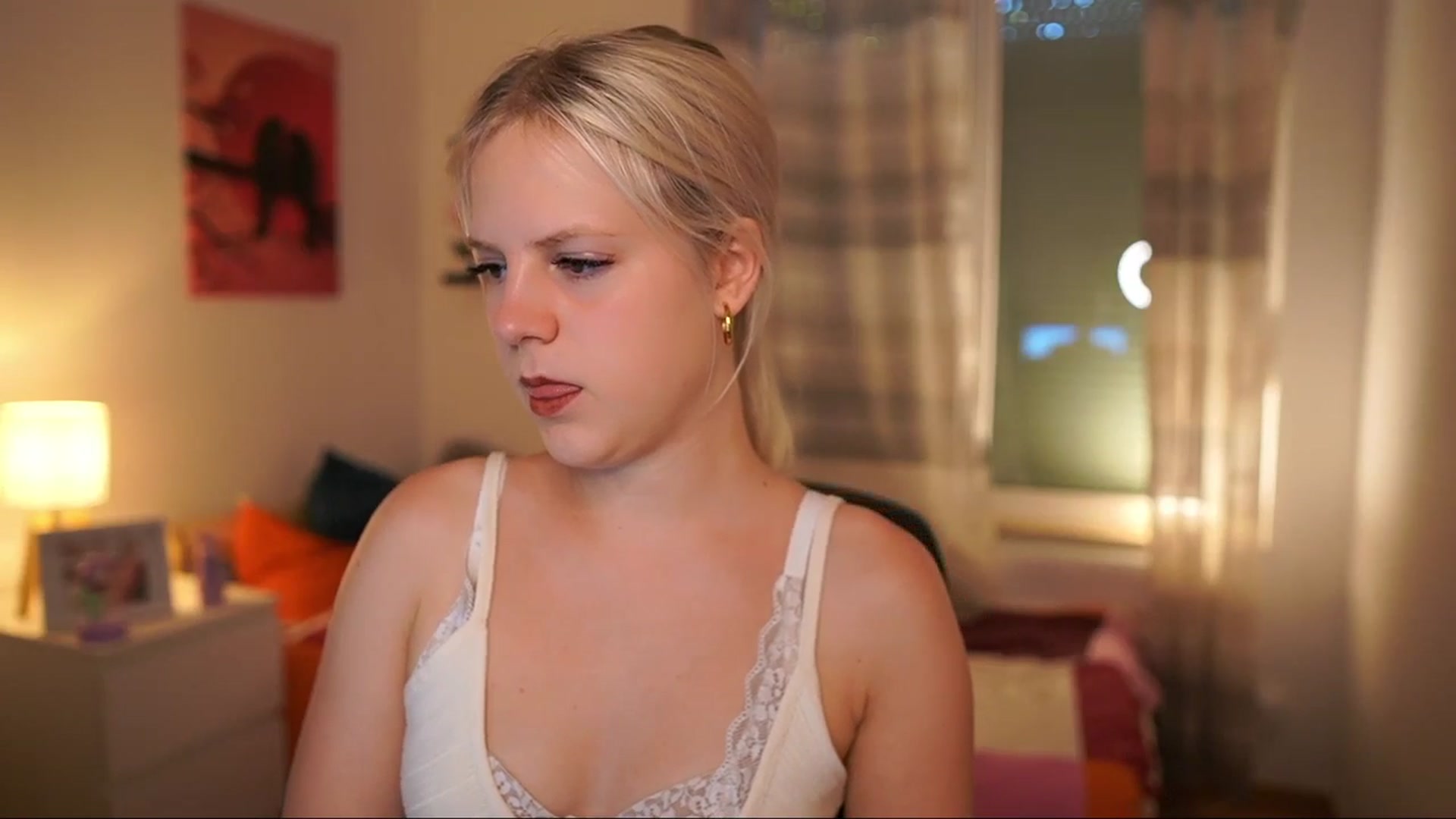 Gallery image thumbnail from Merrilyn__'s myfreecams stream on, 06/25/2025, 17:54 image 18 of 20