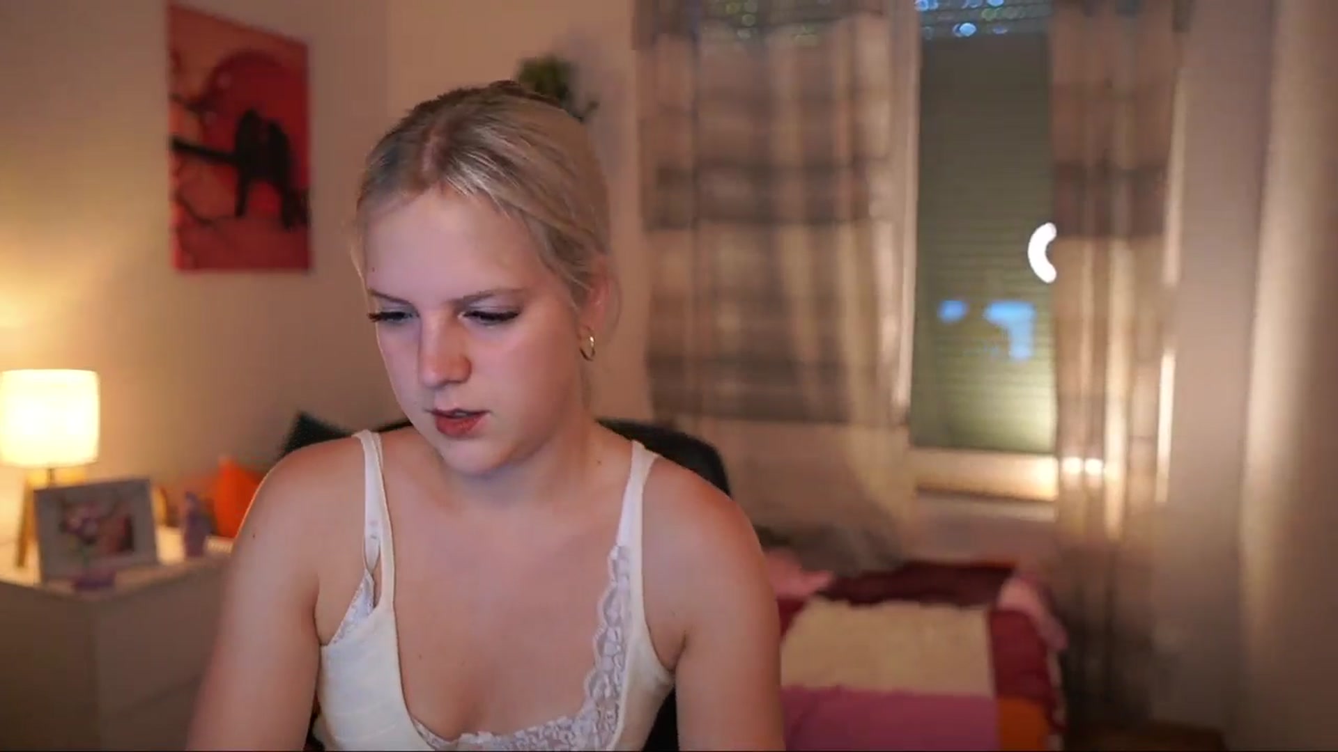 Gallery image thumbnail from Merrilyn__'s myfreecams stream on, 06/25/2025, 17:54 image 3 of 20