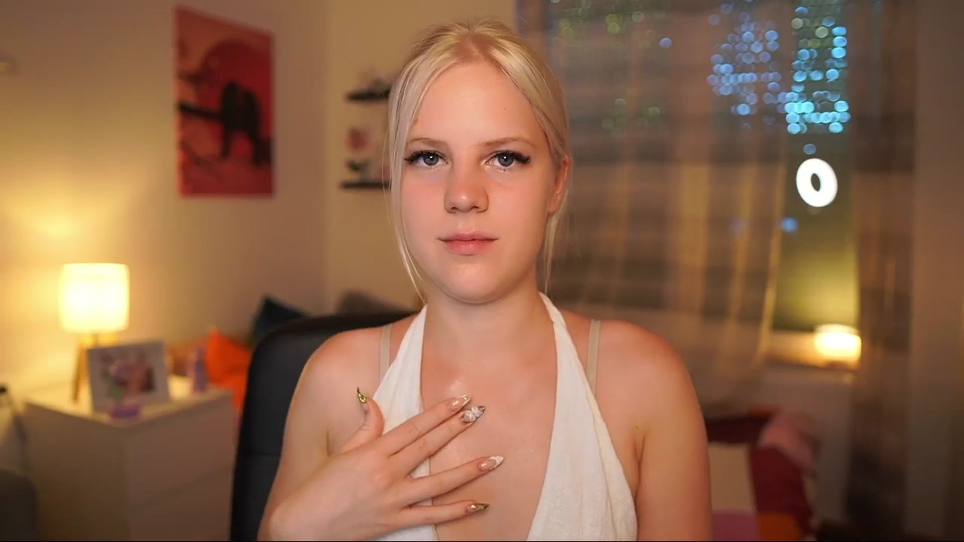 Gallery image thumbnail from Merrilyn__'s myfreecams stream on, 07/03/2025, 18:39 image 2 of 20