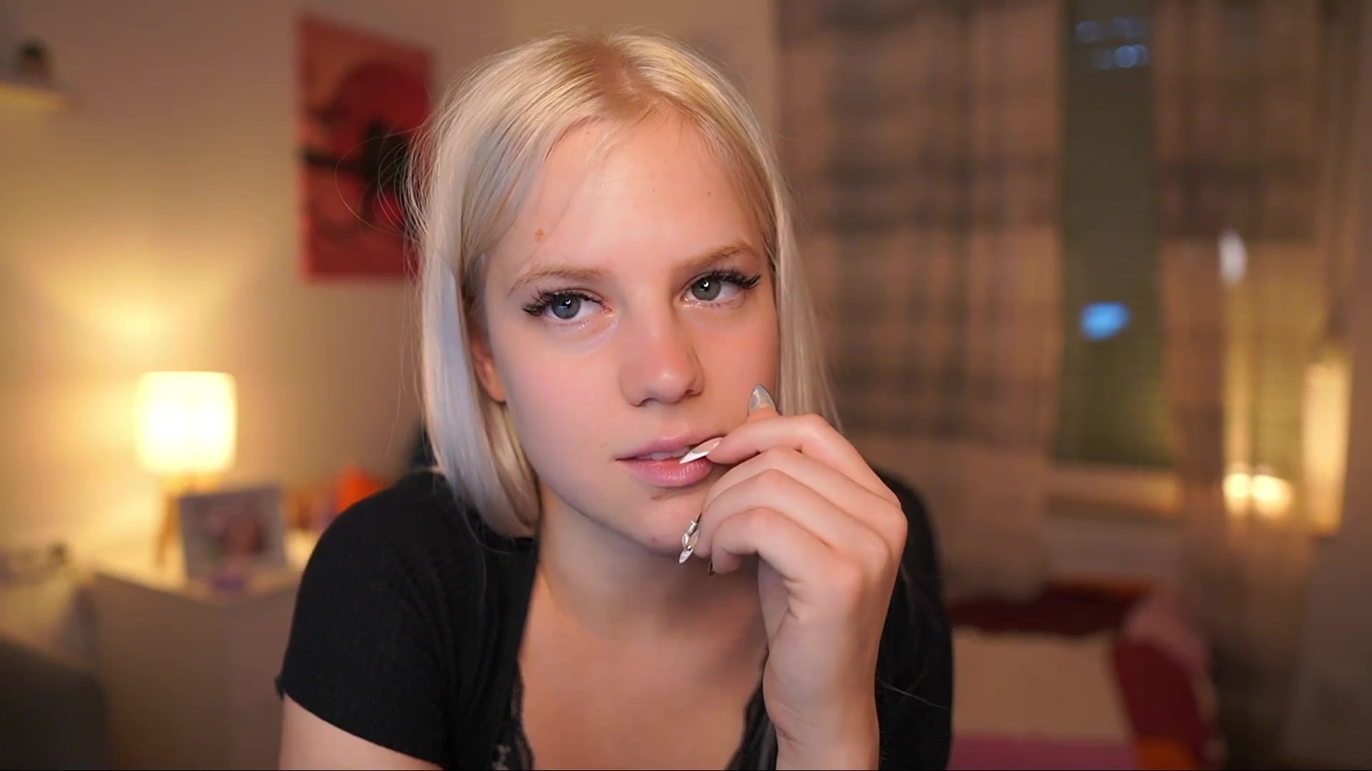 Gallery image thumbnail from Merrilyn__'s myfreecams stream on, 07/08/2025, 15:54 image 10 of 20
