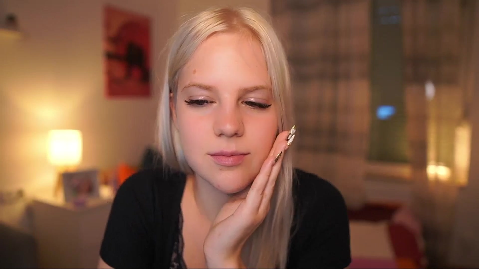 Gallery image thumbnail from Merrilyn__'s myfreecams stream on, 07/08/2025, 17:46 image 3 of 20