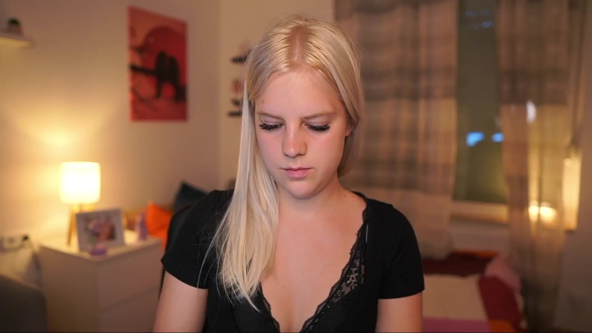 Gallery image thumbnail from Merrilyn__'s myfreecams stream on, 07/08/2025, 17:46 image 4 of 20