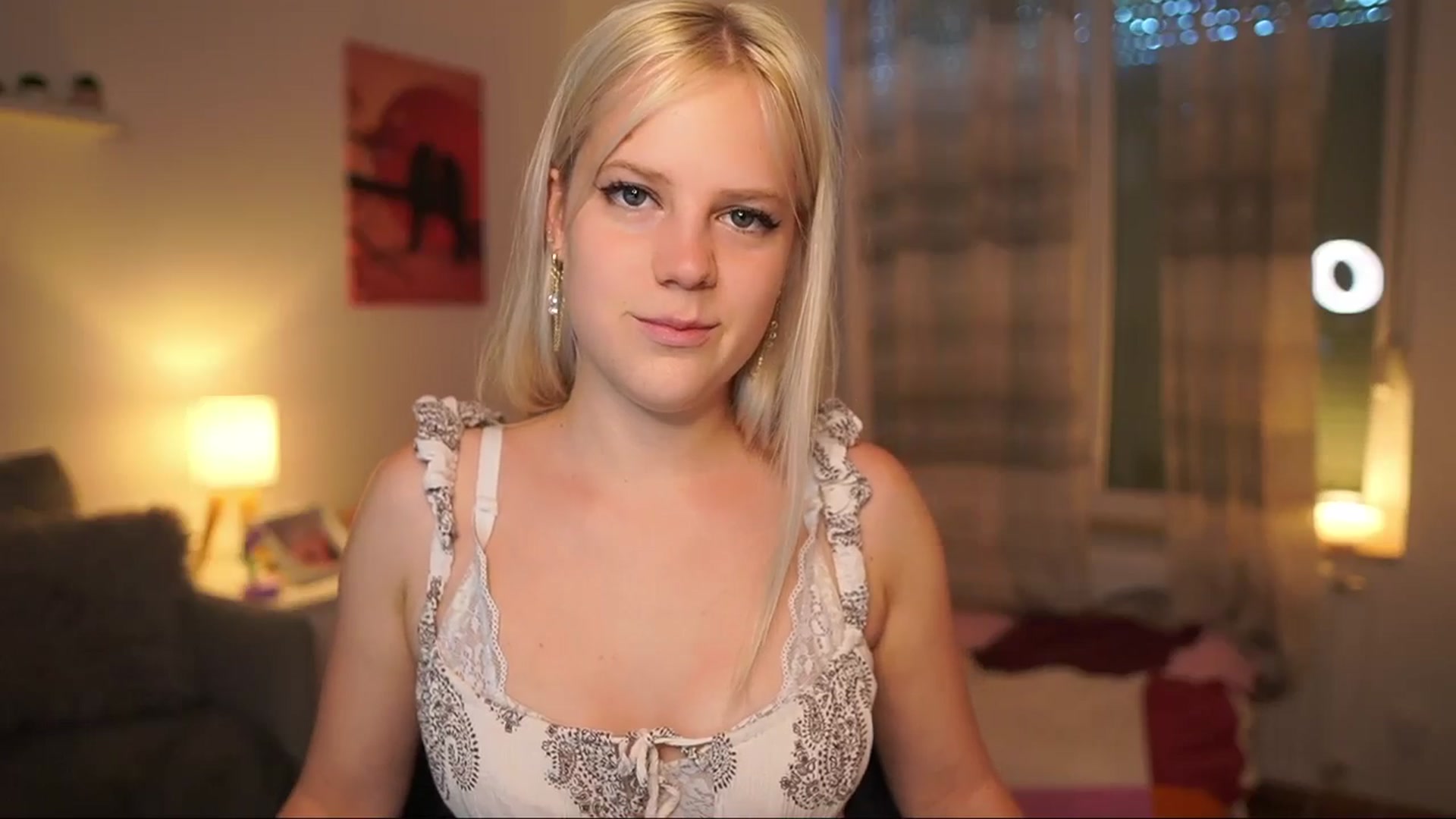Gallery image thumbnail from Merrilyn__'s myfreecams stream on, 08/01/2025, 14:25 image 8 of 20