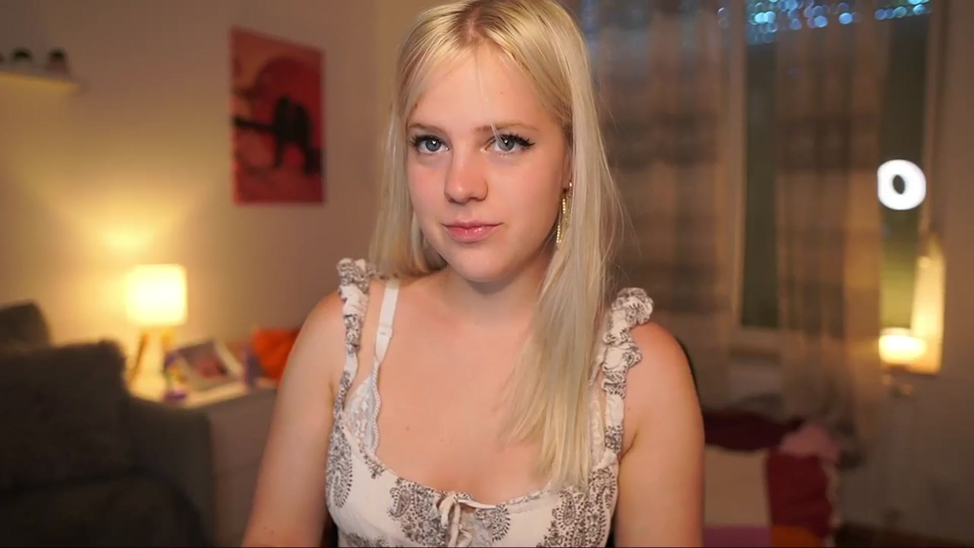 Gallery image thumbnail from Merrilyn__'s myfreecams stream on, 08/01/2025, 14:25 image 12 of 20