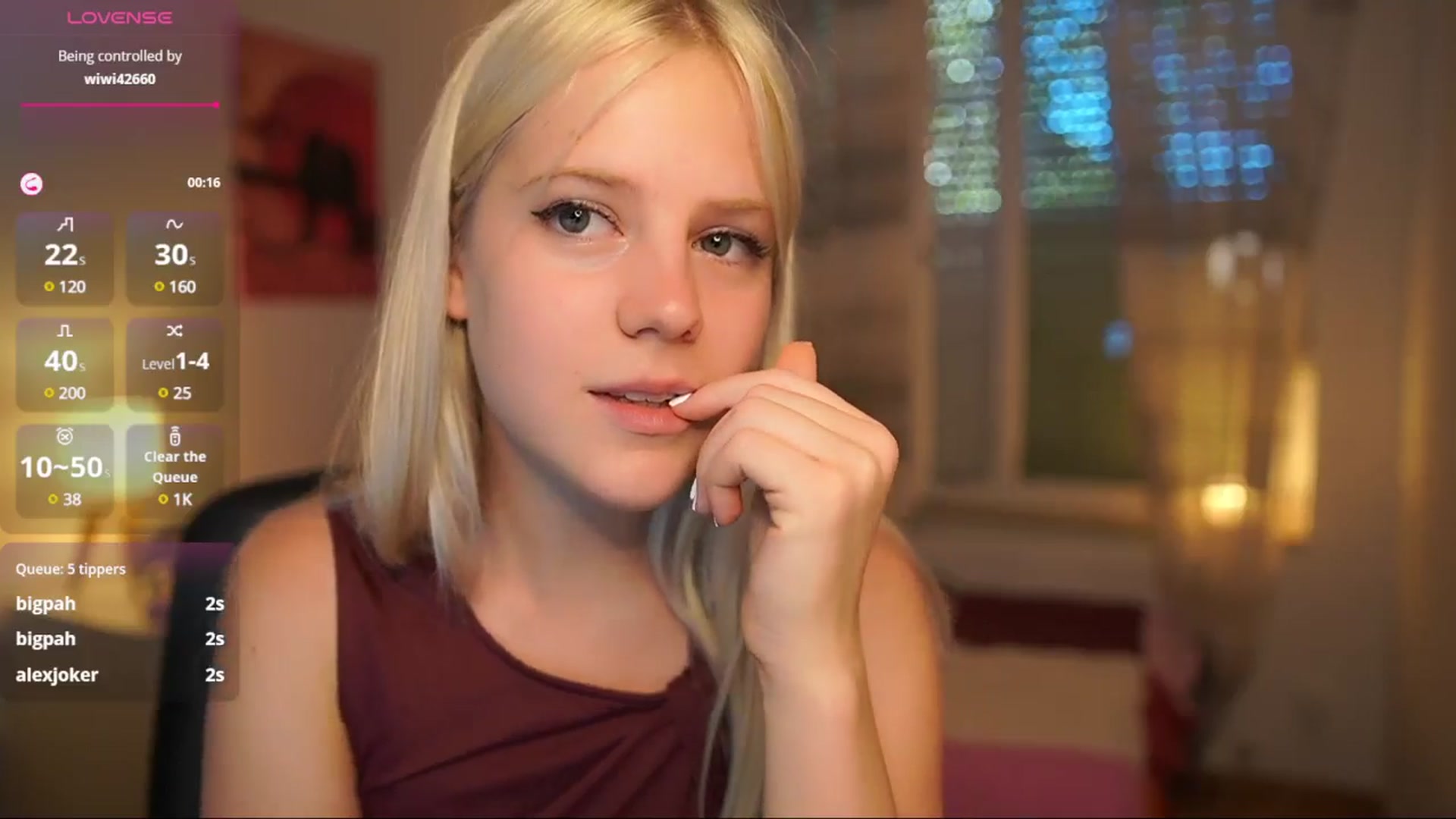 Gallery image thumbnail from Merrilyn__'s myfreecams stream on, 08/05/2025, 17:46 image 8 of 20