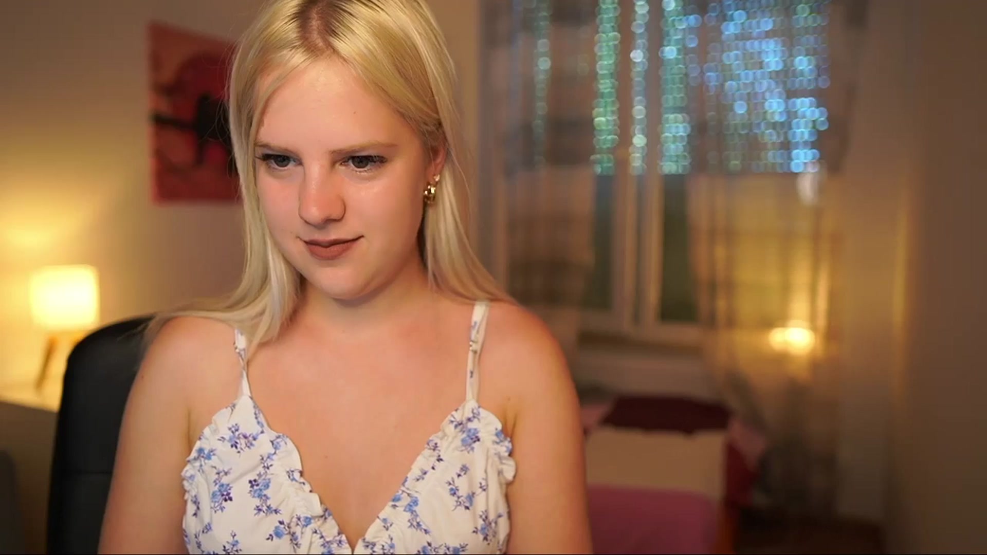 Gallery image thumbnail from Merrilyn__'s myfreecams stream on, 08/06/2025, 14:06 image 8 of 20
