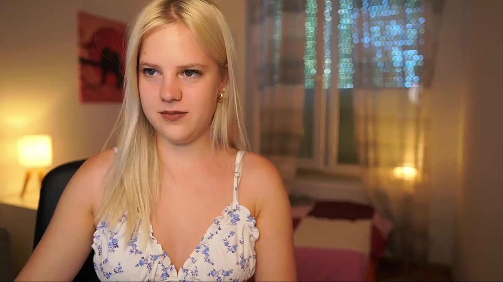 Gallery image thumbnail from Merrilyn__'s myfreecams stream on, 08/06/2025, 14:06 image 18 of 20