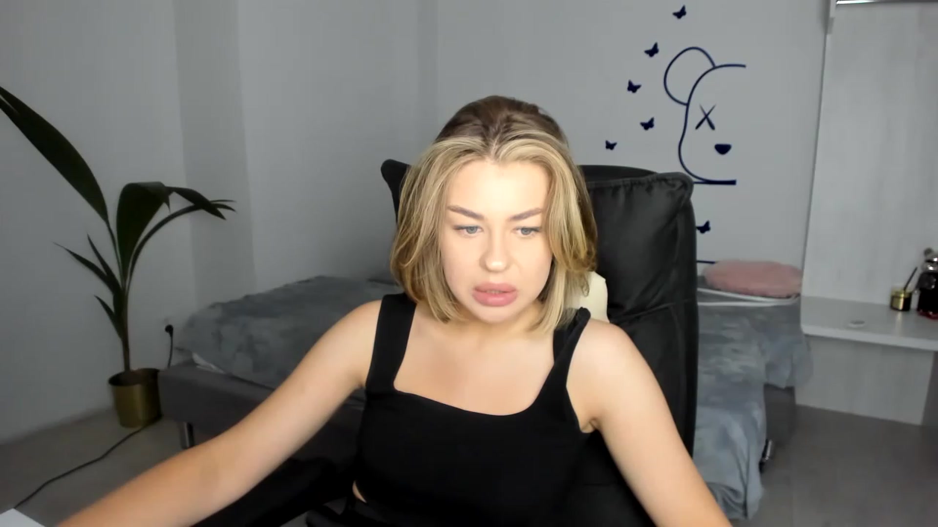 Gallery image thumbnail from MerryBerries's myfreecams stream on, 06/11/2023, 19:03 image 4 of 20
