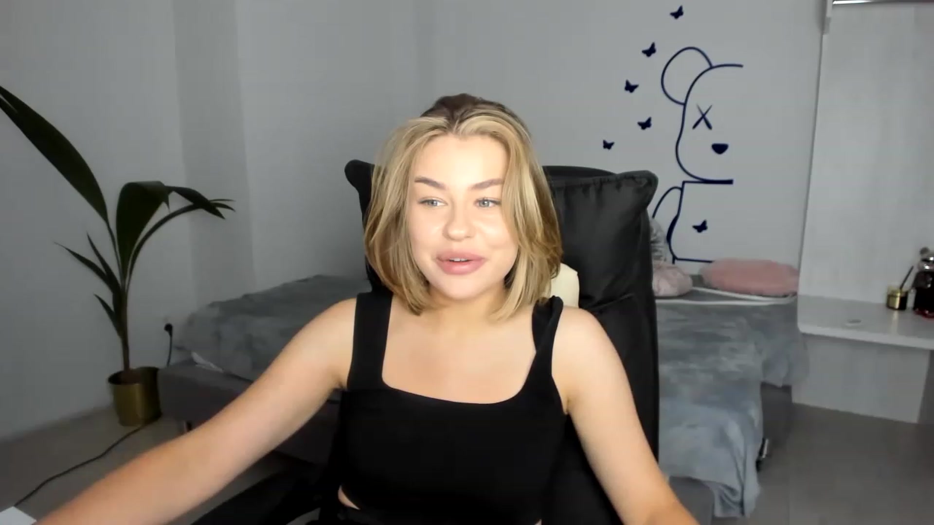 Gallery image thumbnail from MerryBerries's myfreecams stream on, 06/11/2023, 19:03 image 7 of 20