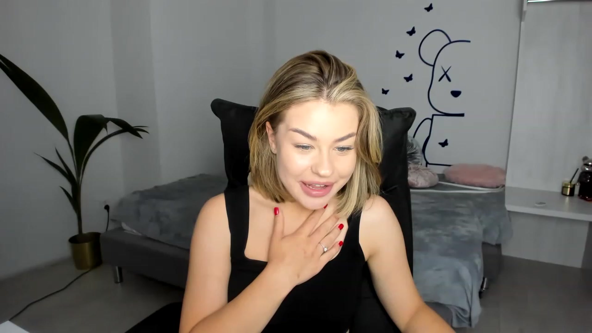 Gallery image thumbnail from MerryBerries's myfreecams stream on, 06/11/2023, 19:03 image 10 of 20