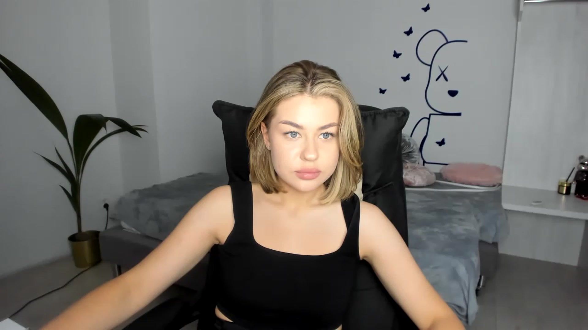 Gallery image thumbnail from MerryBerries's myfreecams stream on, 06/11/2023, 19:03 image 16 of 20