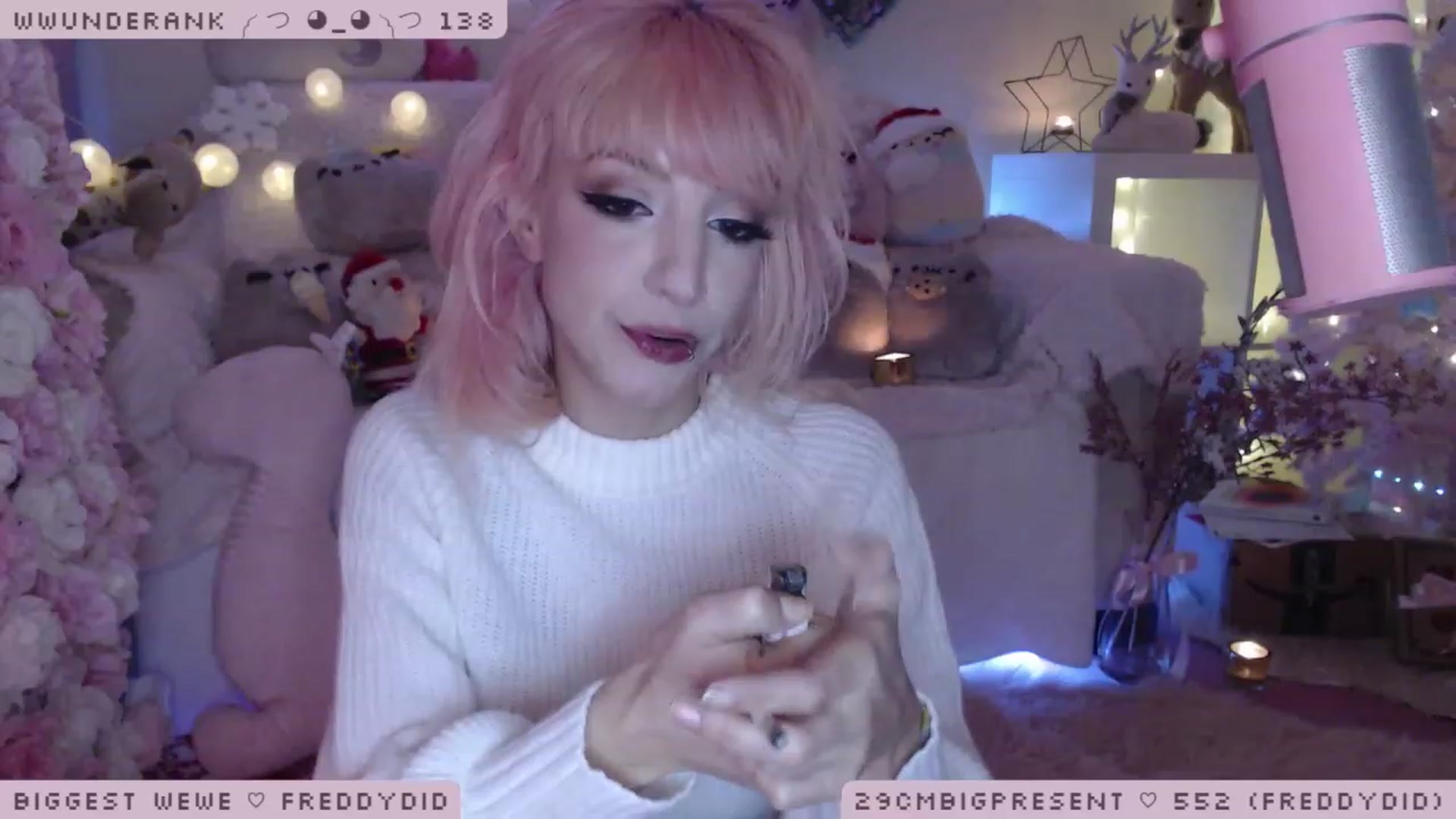 Gallery image thumbnail from MerryBishmas's myfreecams stream on, 12/16/2022, 02:20 image 16 of 20