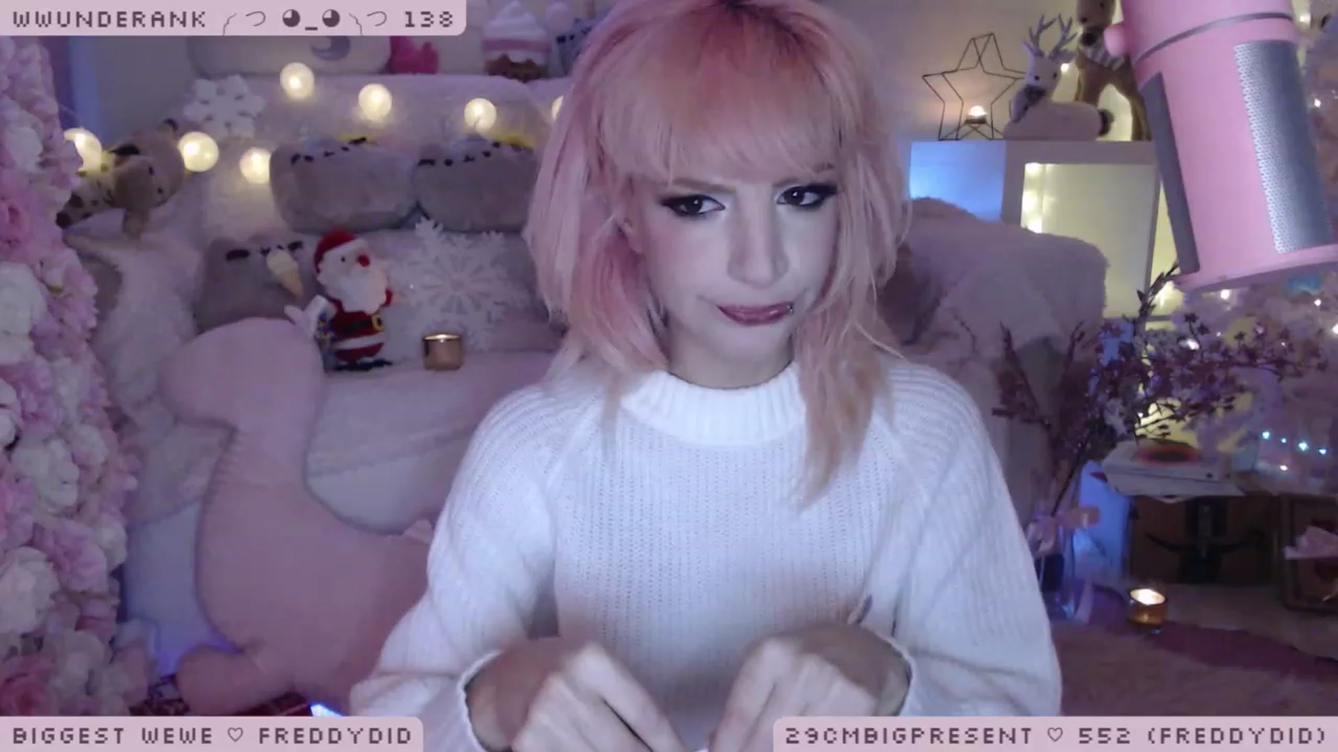 Gallery image thumbnail from MerryBishmas's myfreecams stream on, 12/16/2022, 02:20 image 15 of 20