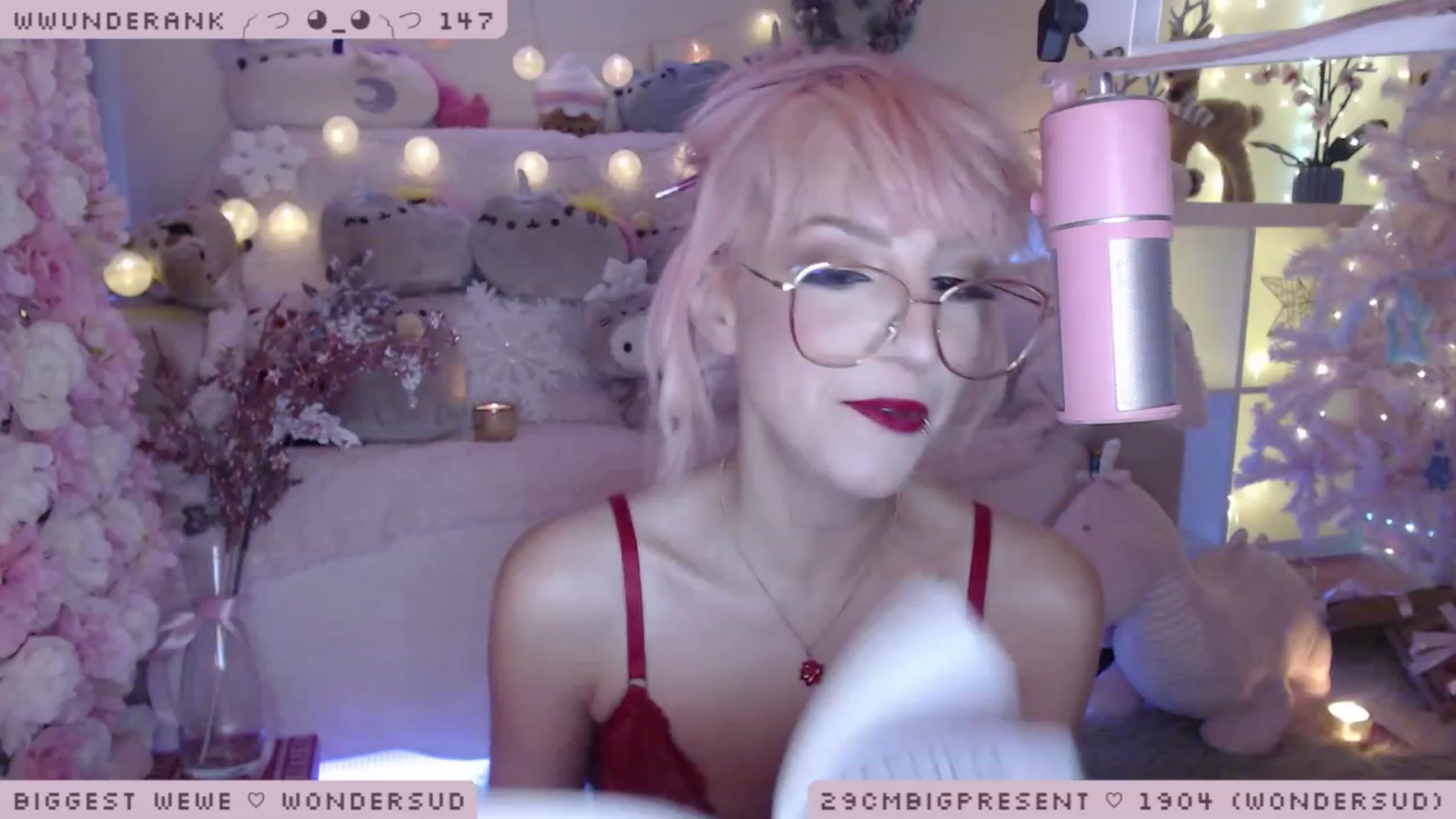 Gallery image thumbnail from MerryBishmas's myfreecams stream on, 12/17/2022, 01:36 image 7 of 20