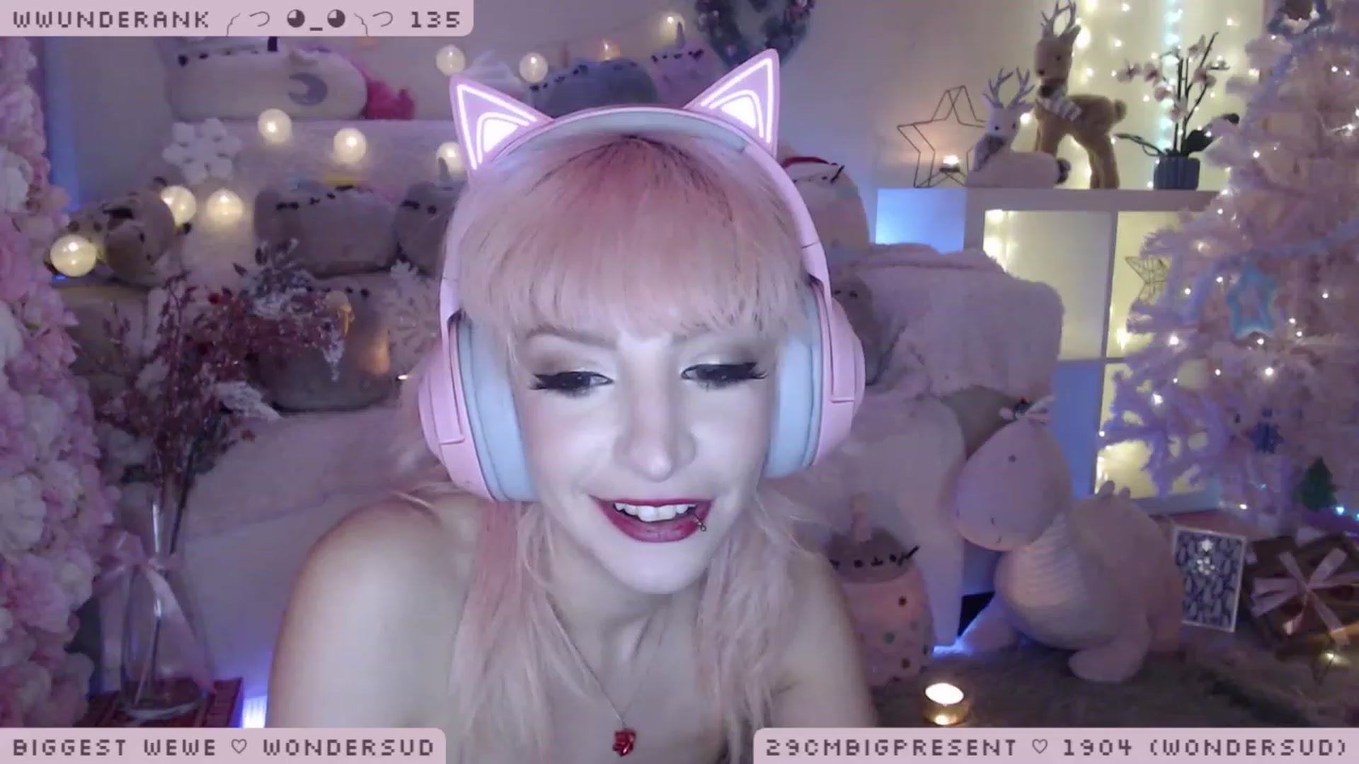 Gallery image thumbnail from MerryBishmas's myfreecams stream on, 12/17/2022, 04:00 image 18 of 20