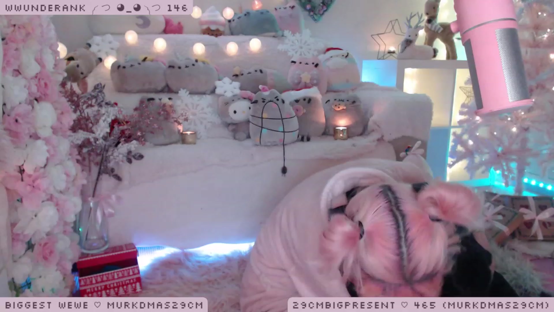 Gallery image thumbnail from MerryBishmas's myfreecams stream on, 12/18/2022, 04:10 image 10 of 20