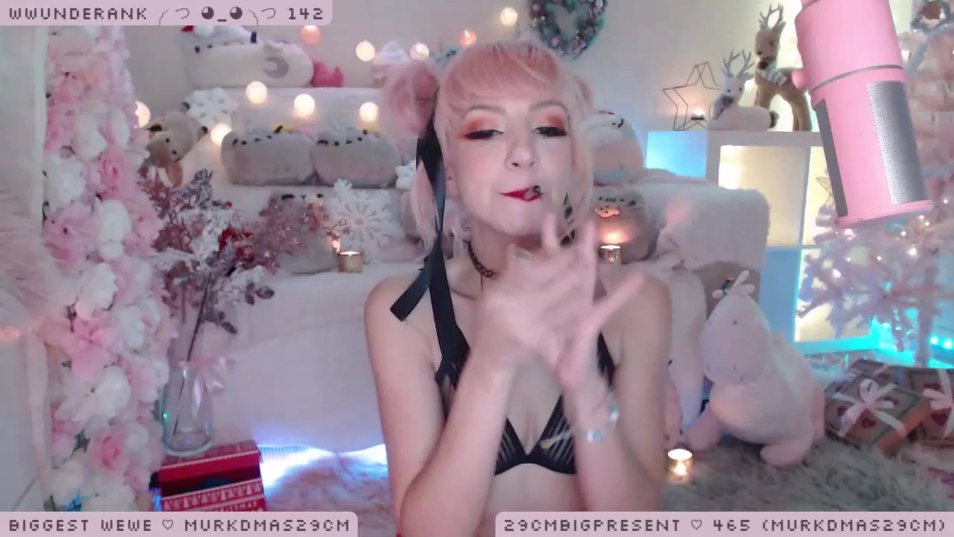 Gallery image thumbnail from MerryBishmas's myfreecams stream on, 12/18/2022, 04:10 image 15 of 20