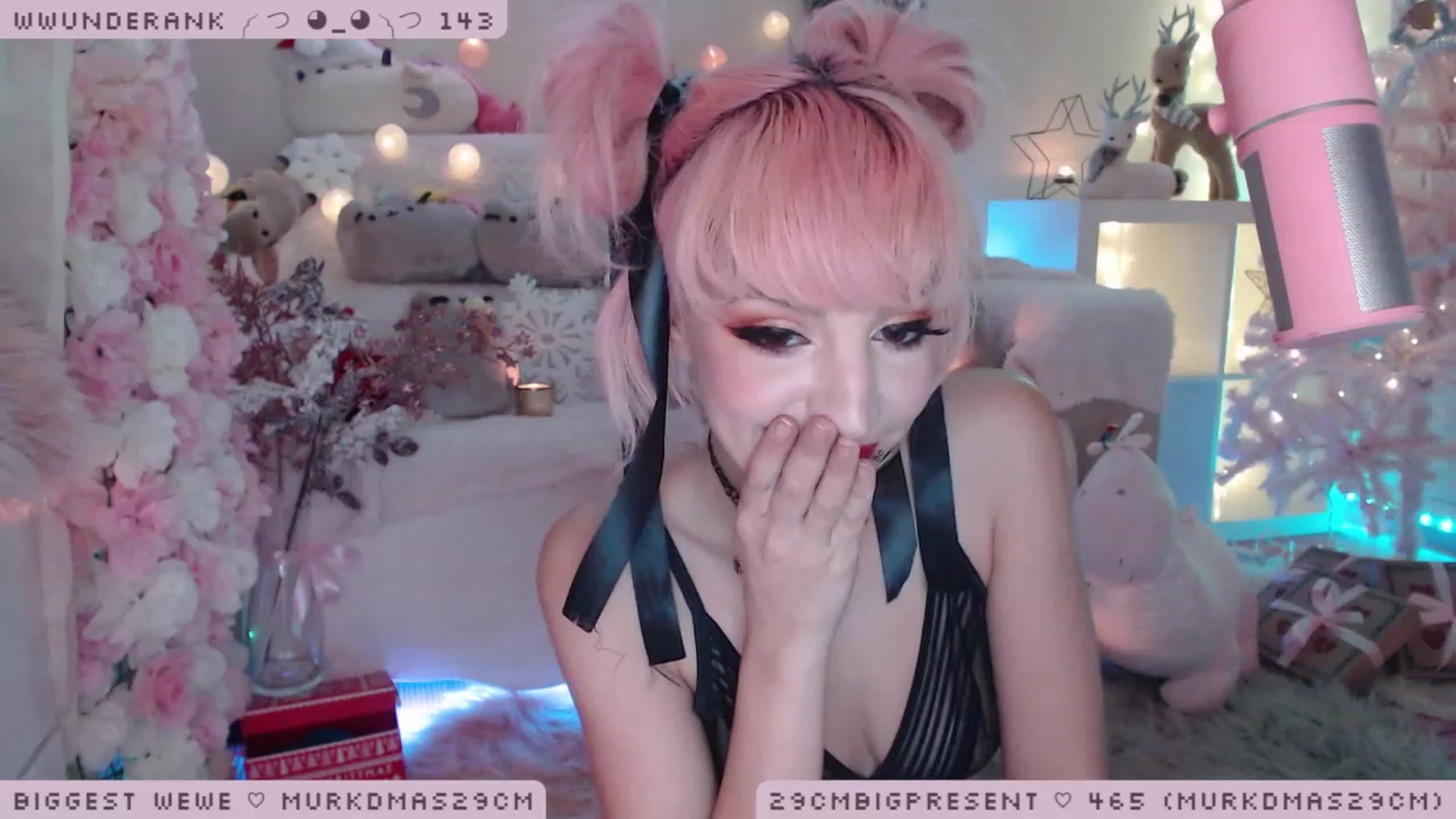Gallery image thumbnail from MerryBishmas's myfreecams stream on, 12/18/2022, 04:10 image 16 of 20