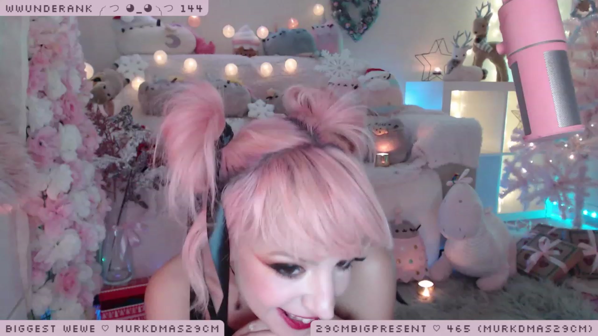 Gallery image thumbnail from MerryBishmas's myfreecams stream on, 12/18/2022, 04:10 image 18 of 20