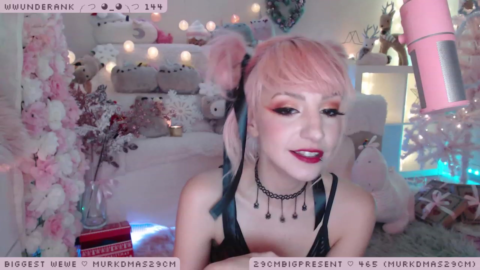 Gallery image thumbnail from MerryBishmas's myfreecams stream on, 12/18/2022, 04:10 image 19 of 20