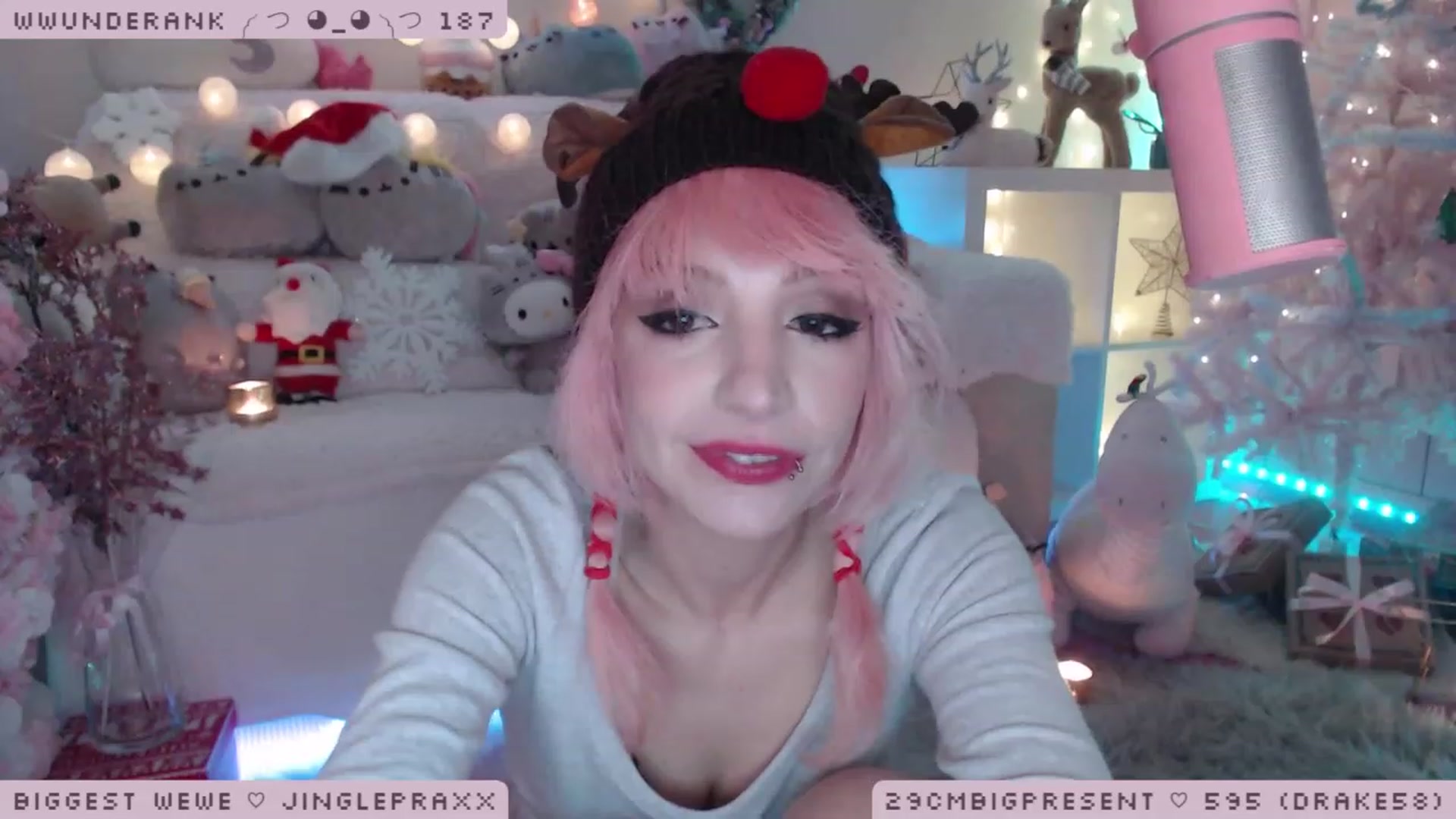 Gallery image thumbnail from MerryBishmas's myfreecams stream on, 12/22/2022, 02:29 image 17 of 20