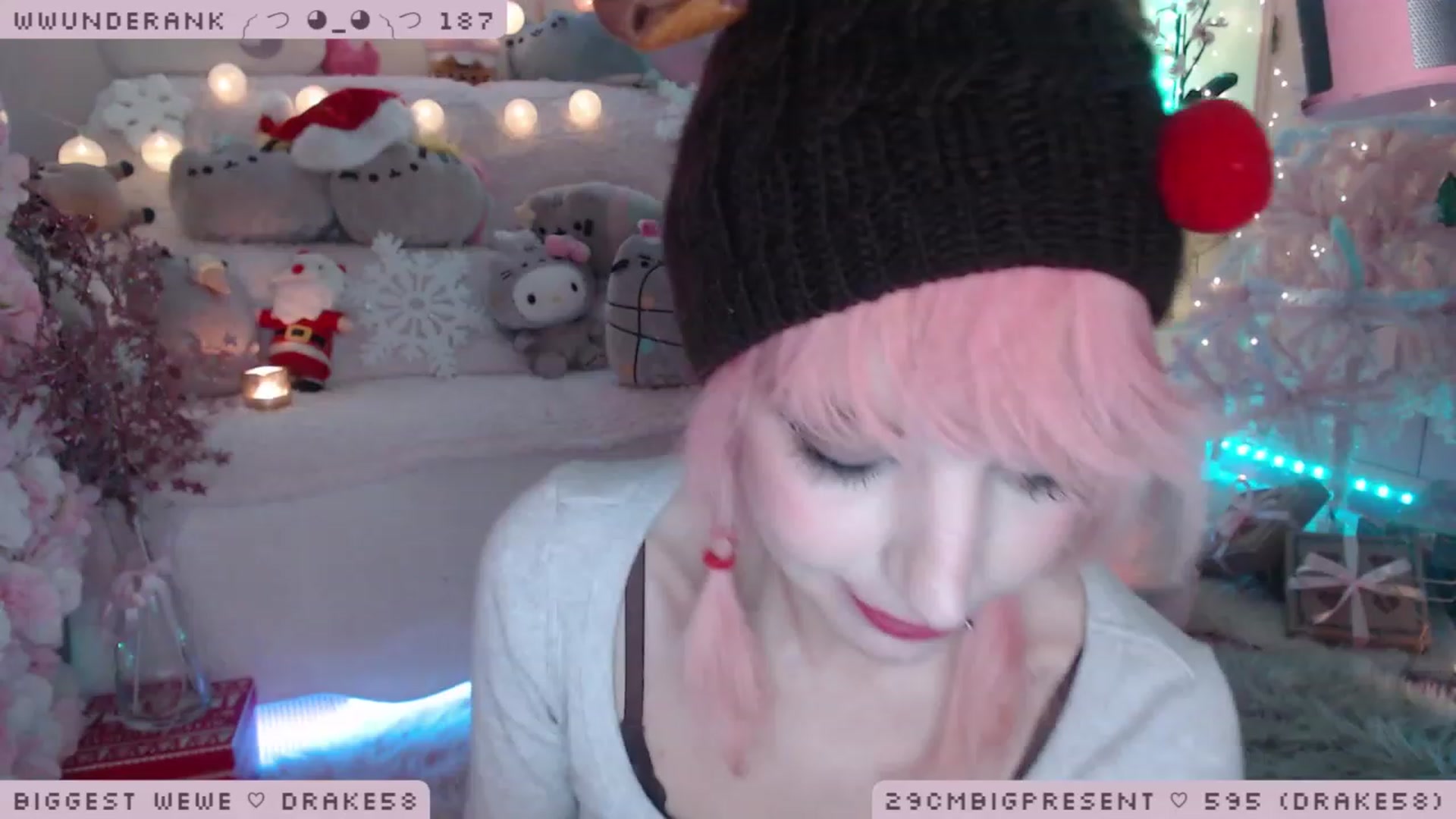 Gallery image thumbnail from MerryBishmas's myfreecams stream on, 12/22/2022, 02:29 image 8 of 20