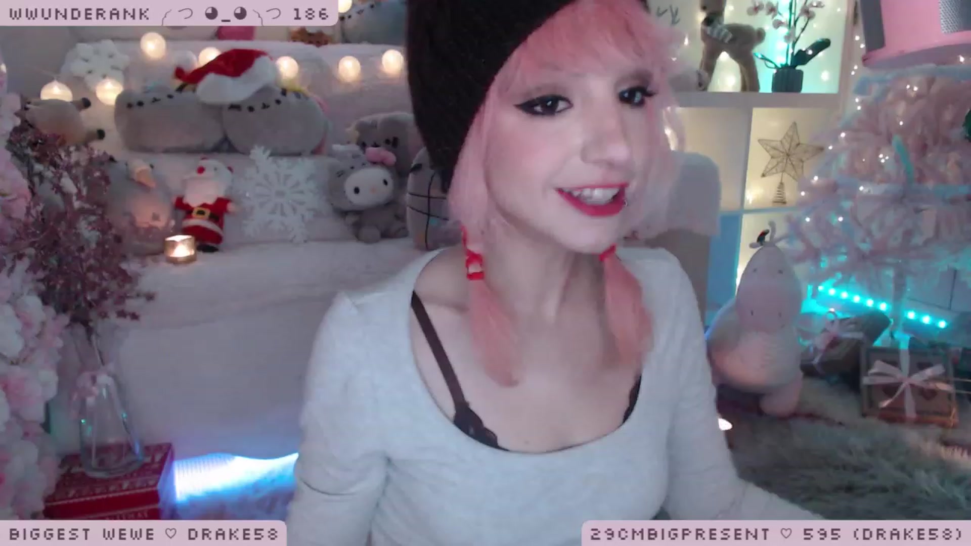 Gallery image thumbnail from MerryBishmas's myfreecams stream on, 12/22/2022, 02:29 image 5 of 20