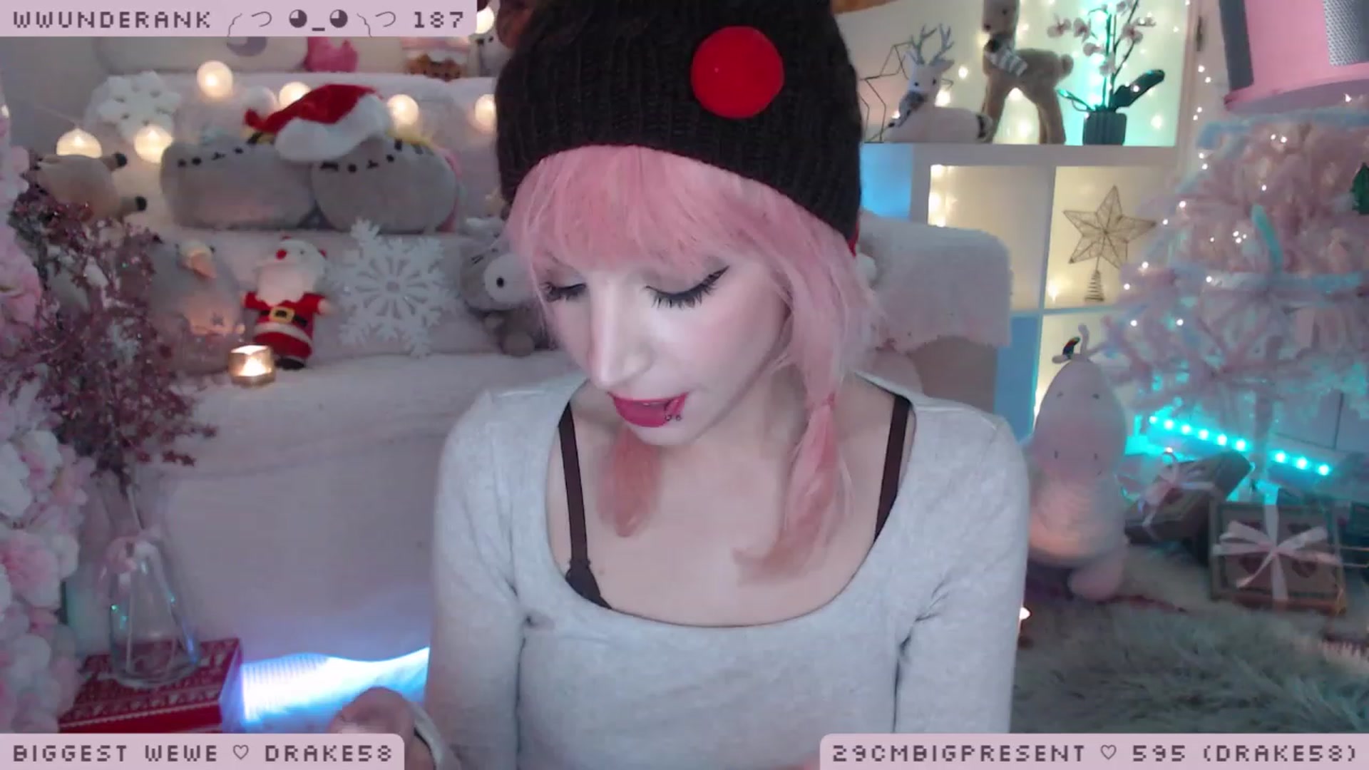 Gallery image thumbnail from MerryBishmas's myfreecams stream on, 12/22/2022, 02:29 image 7 of 20