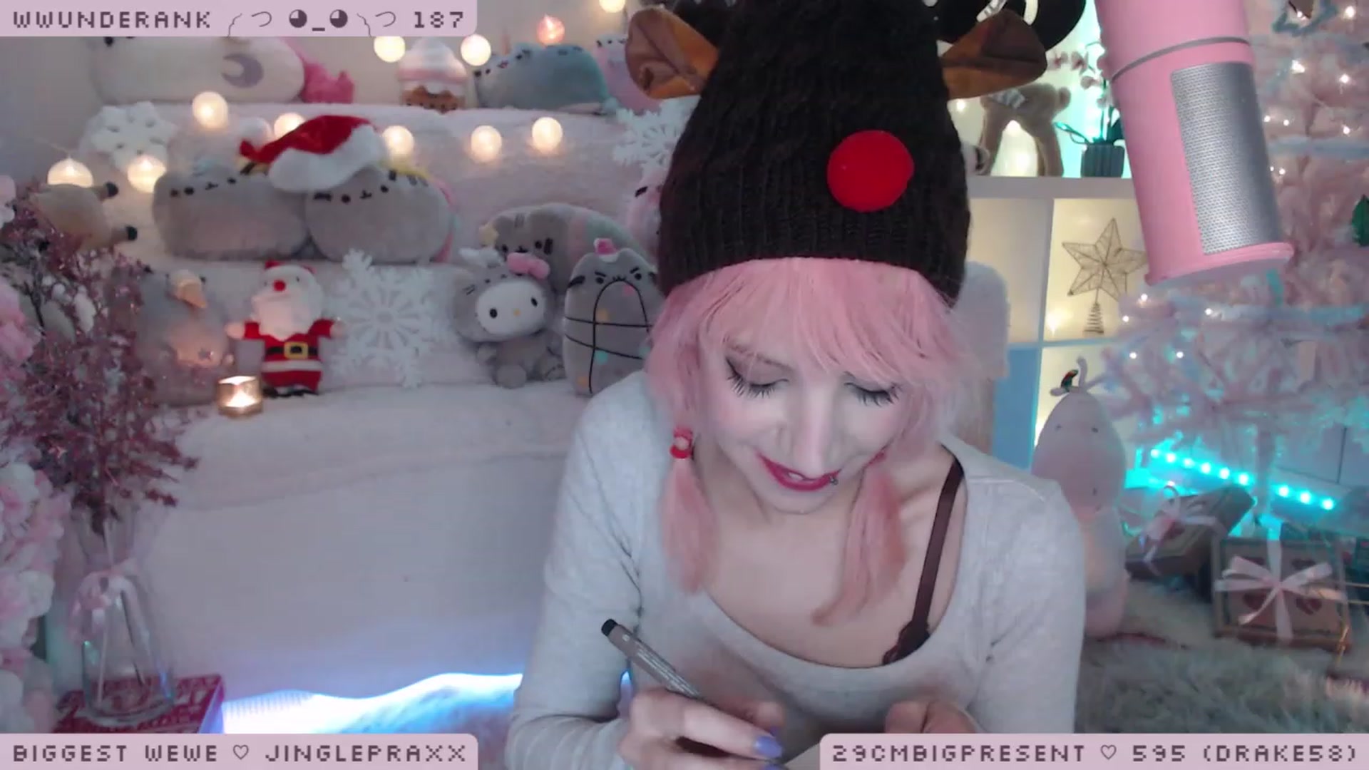 Gallery image thumbnail from MerryBishmas's myfreecams stream on, 12/22/2022, 03:05 image 12 of 20