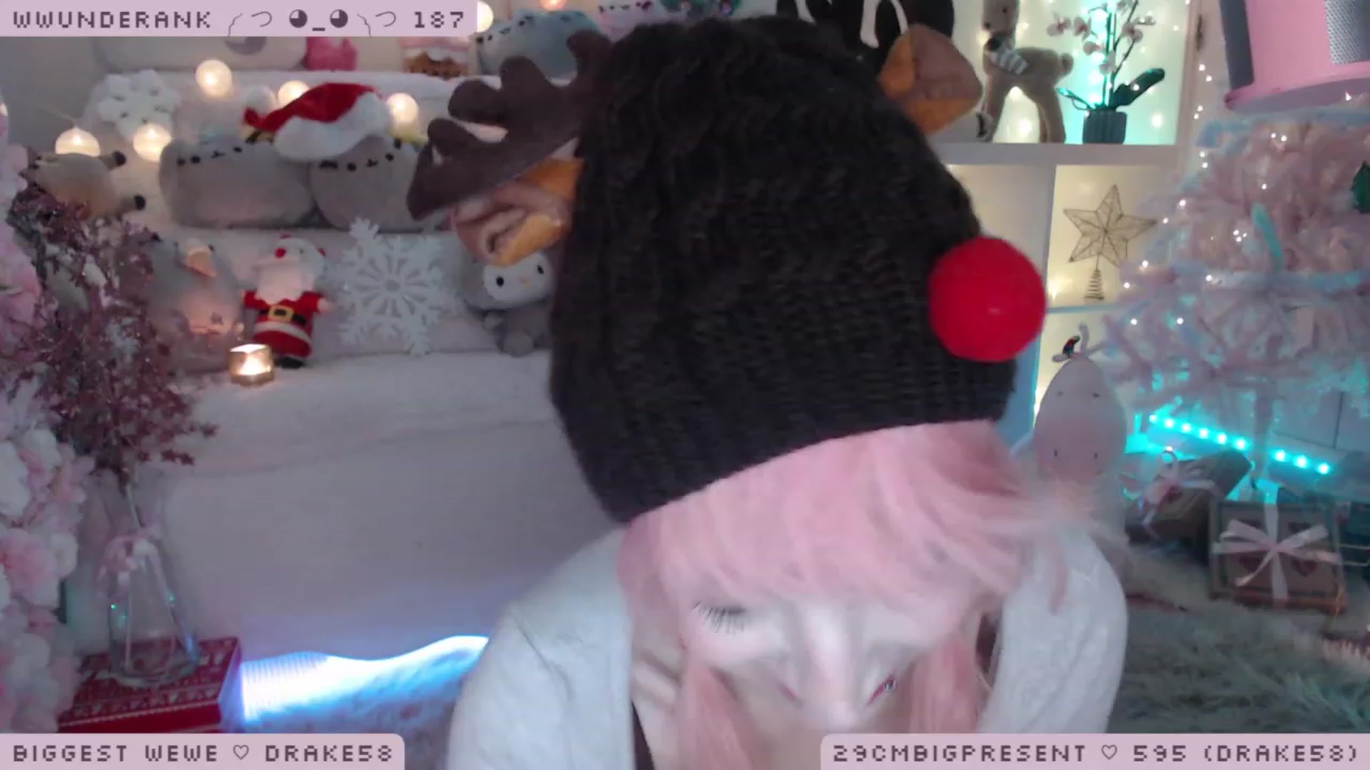 Gallery image thumbnail from MerryBishmas's myfreecams stream on, 12/22/2022, 03:05 image 1 of 20
