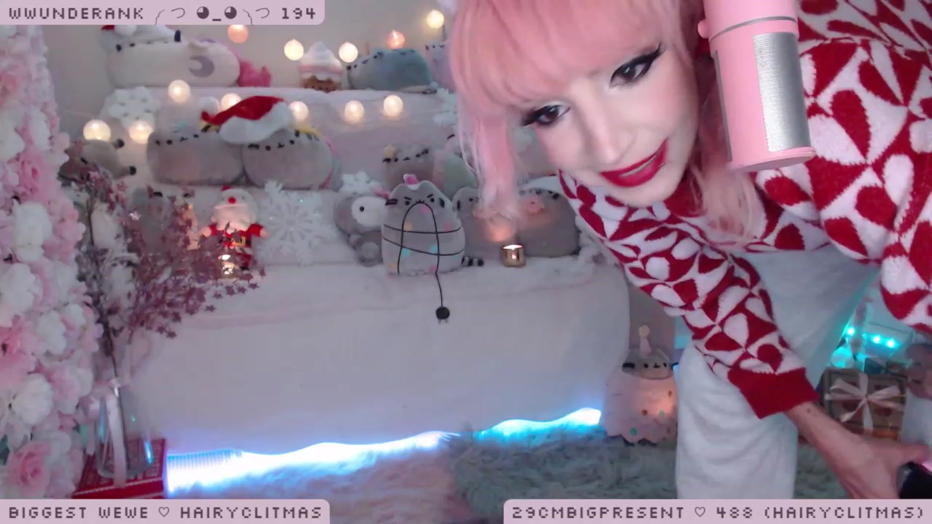 Gallery image thumbnail from MerryBishmas's myfreecams stream on, 12/23/2022, 24:12 image 4 of 20