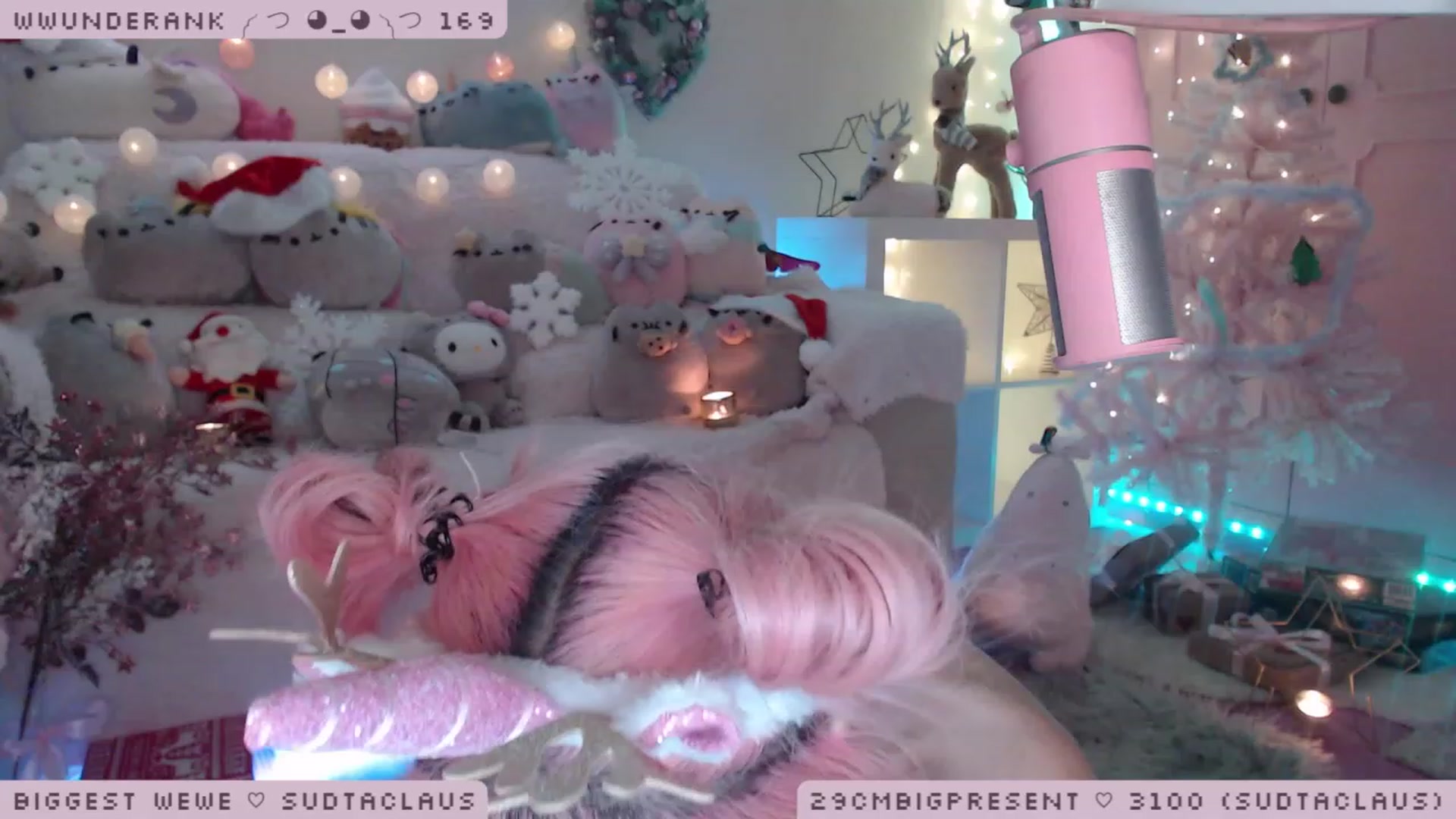 Gallery image thumbnail from MerryBishmas's myfreecams stream on, 12/24/2022, 04:03 image 4 of 20