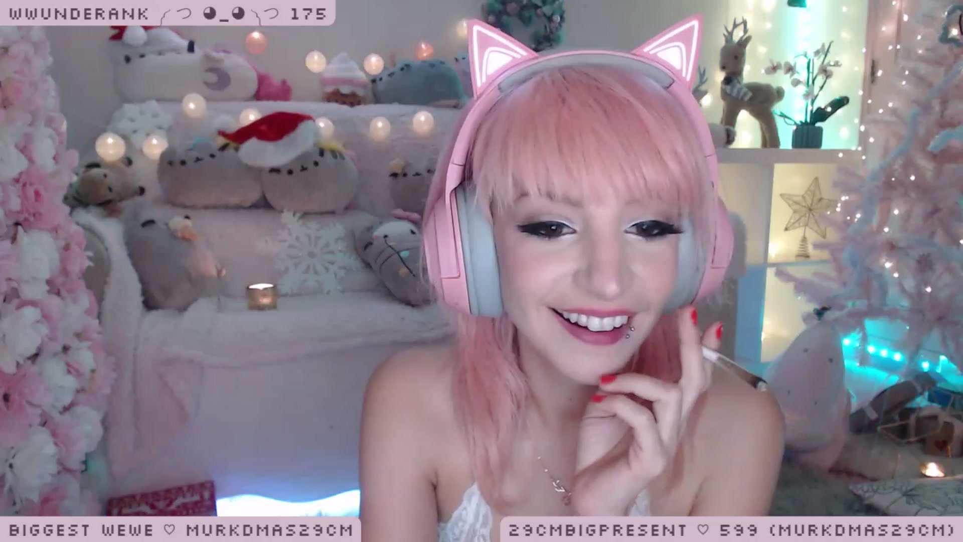 Gallery image thumbnail from MerryBishmas's myfreecams stream on, 12/25/2022, 04:08 image 15 of 20