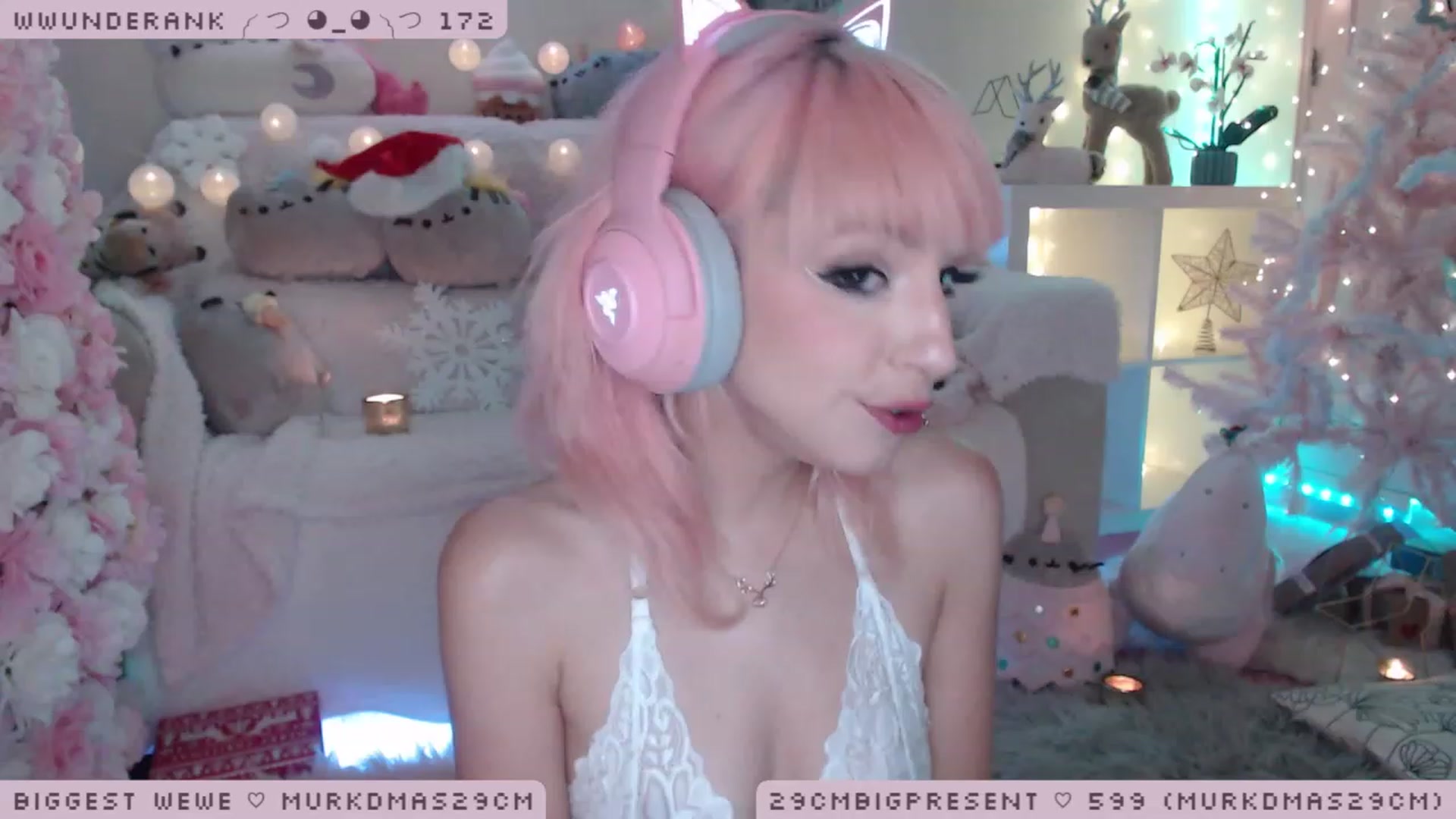 Gallery image thumbnail from MerryBishmas's myfreecams stream on, 12/25/2022, 04:08 image 19 of 20