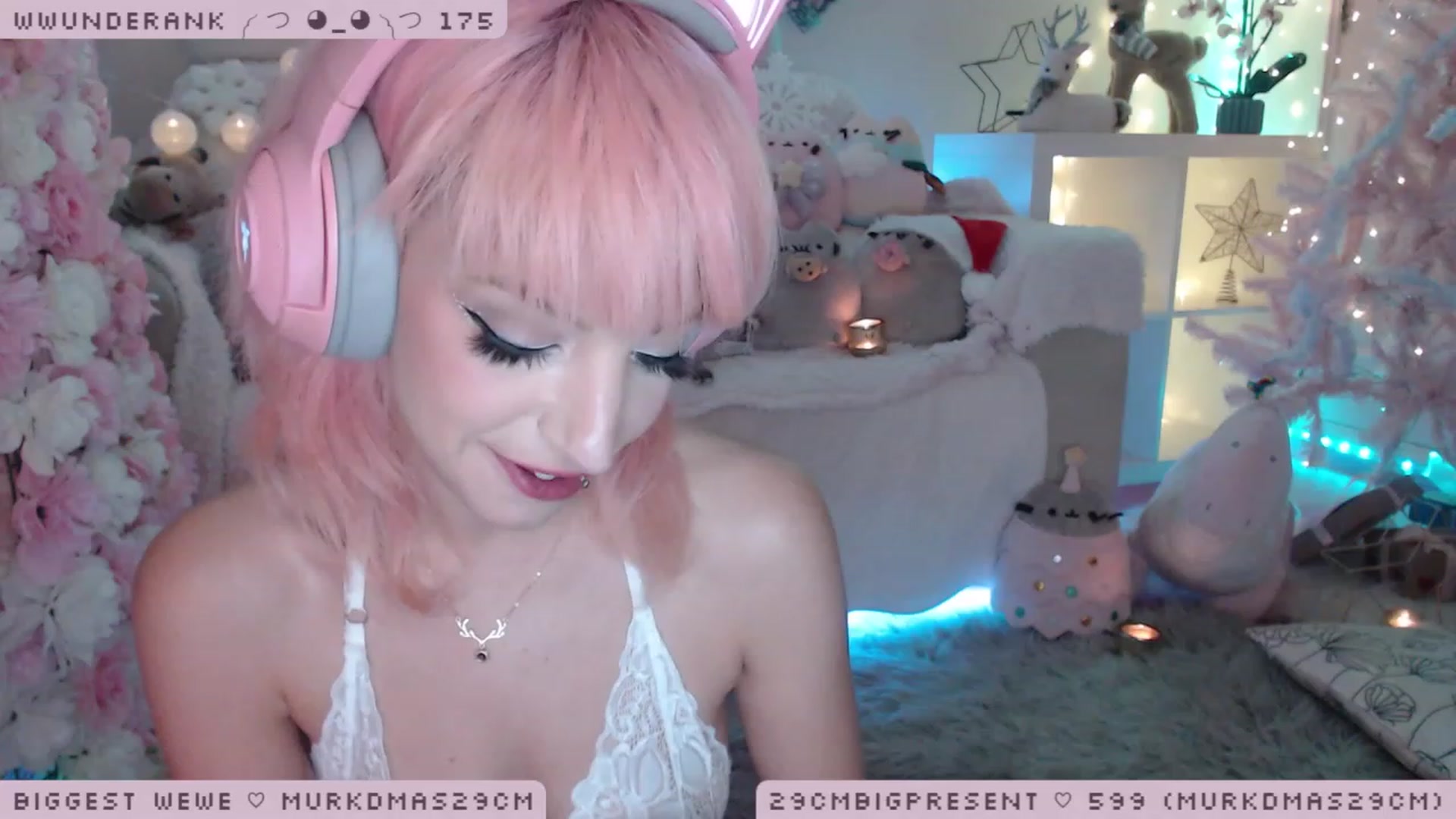 Gallery image thumbnail from MerryBishmas's myfreecams stream on, 12/25/2022, 04:08 image 7 of 20