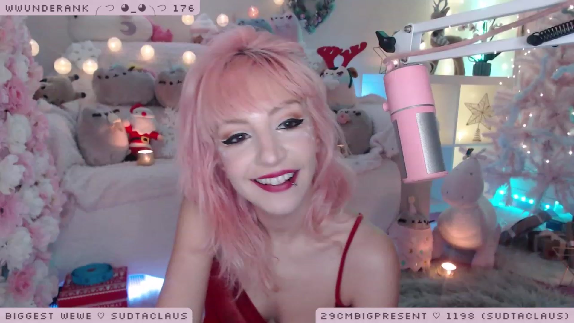 Gallery image thumbnail from MerryBishmas's myfreecams stream on, 12/26/2022, 01:56 image 14 of 20