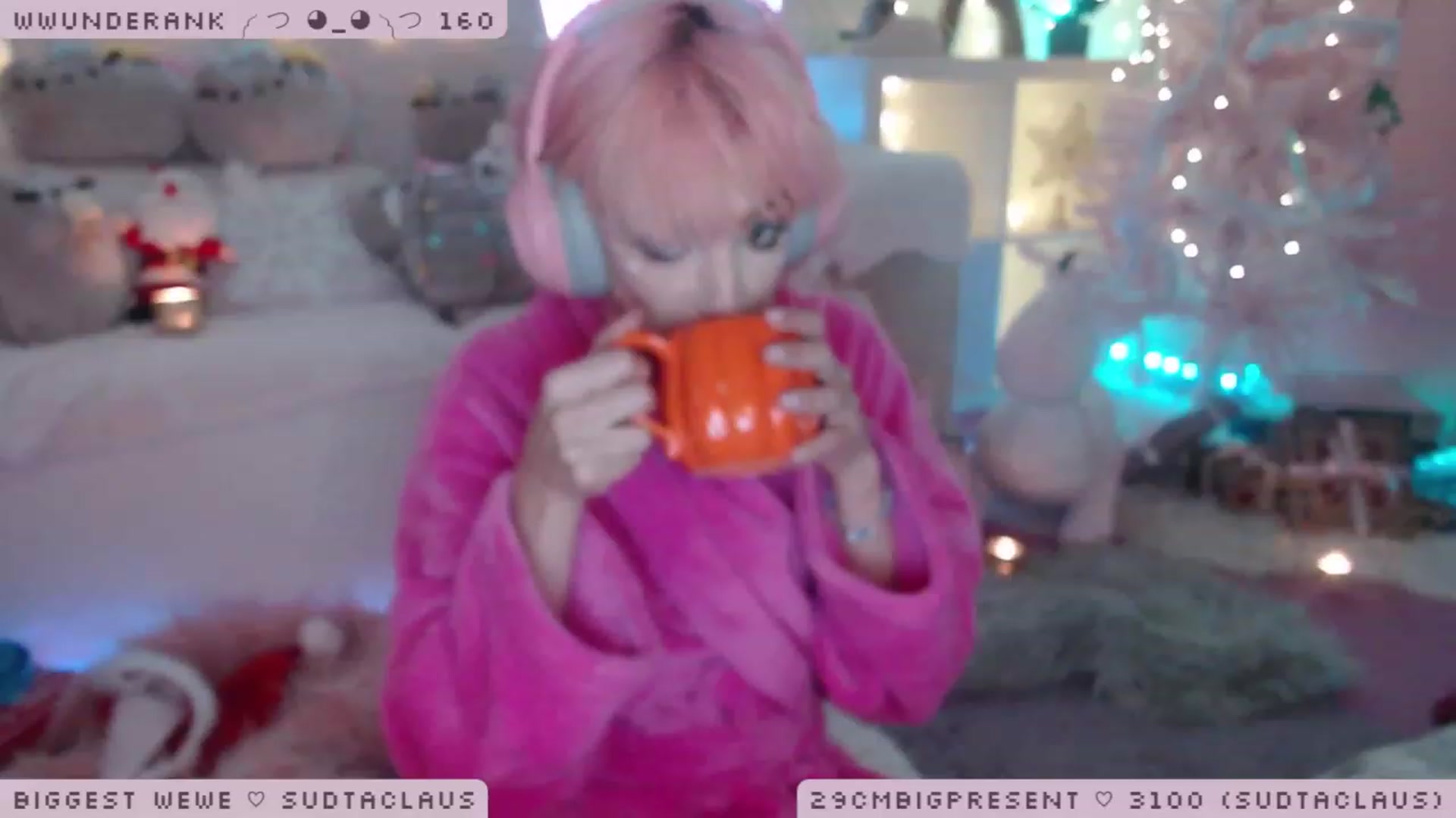 Gallery image thumbnail from MerryBishmas's myfreecams stream on, 12/26/2022, 03:25 image 2 of 20