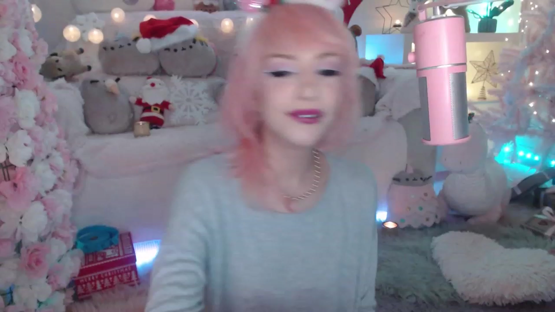 Gallery image thumbnail from MerryBishmas's myfreecams stream on, 12/27/2022, 24:13 image 5 of 20