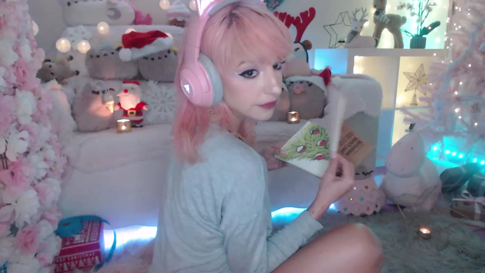 Gallery image thumbnail from MerryBishmas's myfreecams stream on, 12/27/2022, 02:10 image 20 of 20