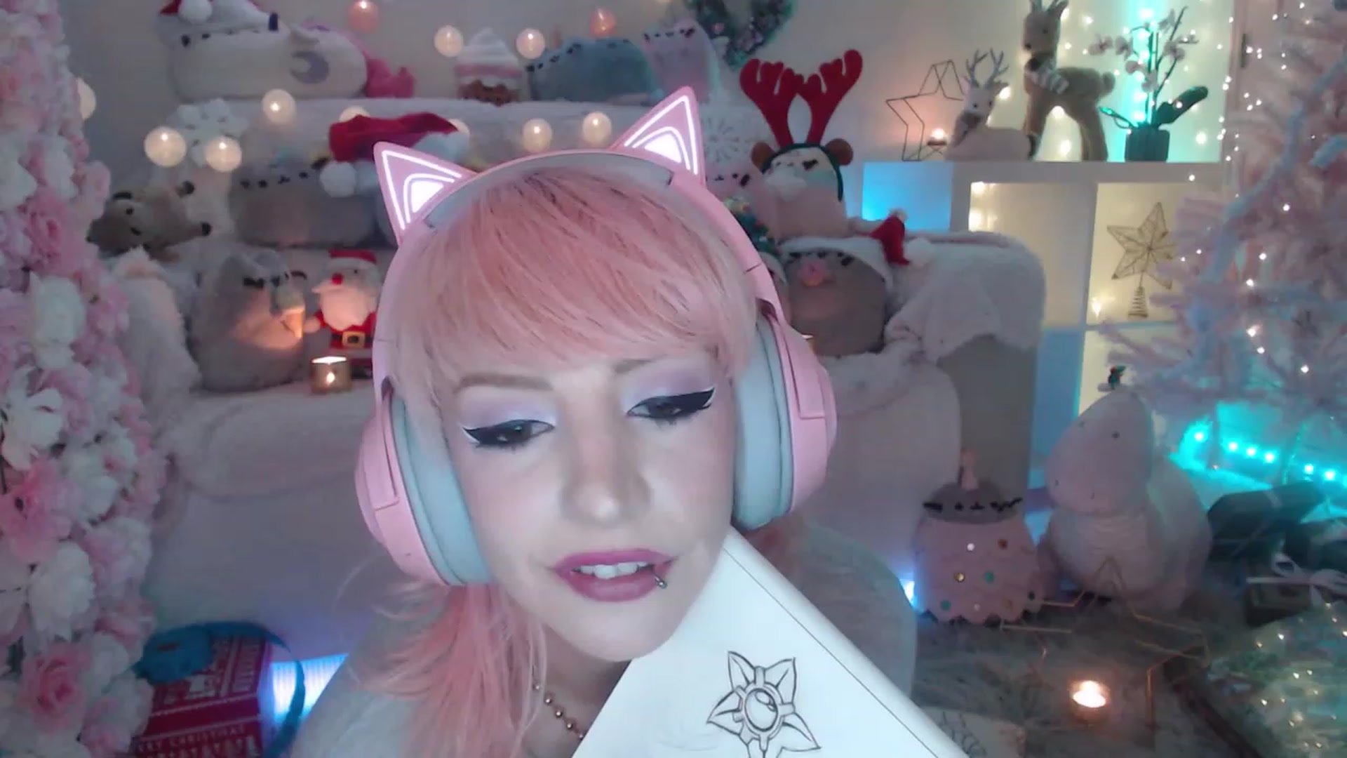 Gallery image thumbnail from MerryBishmas's myfreecams stream on, 12/27/2022, 02:10 image 6 of 20