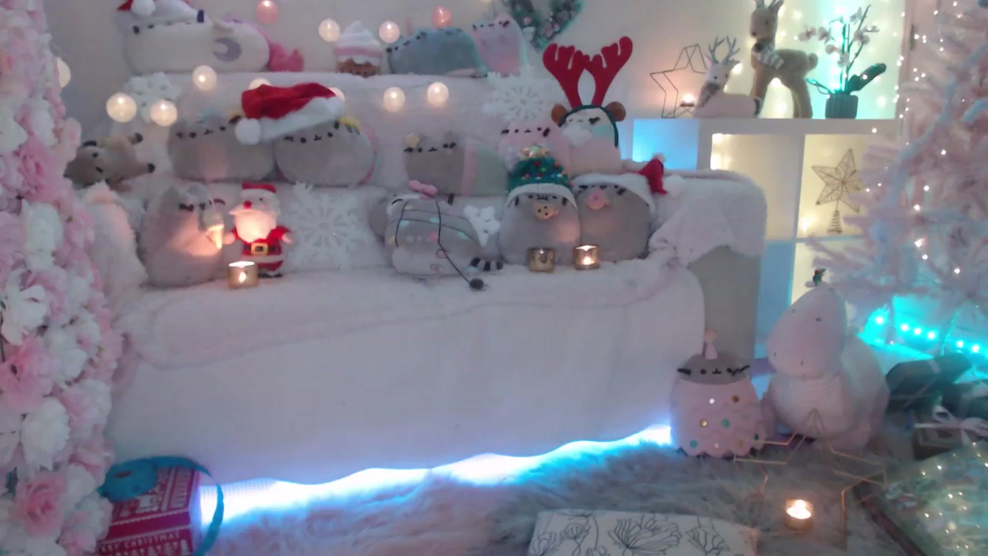 Gallery image thumbnail from MerryBishmas's myfreecams stream on, 12/27/2022, 02:10 image 8 of 20