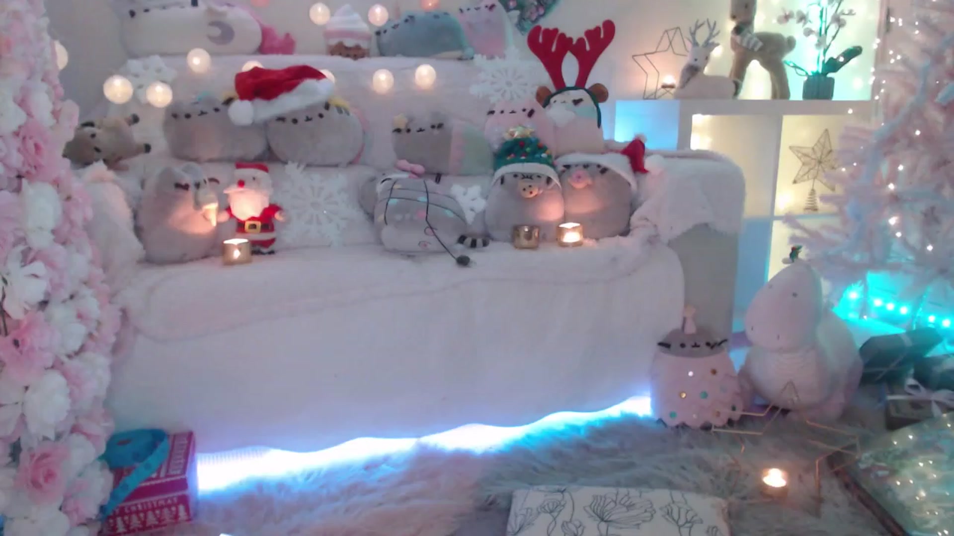 Gallery image thumbnail from MerryBishmas's myfreecams stream on, 12/27/2022, 02:10 image 1 of 20