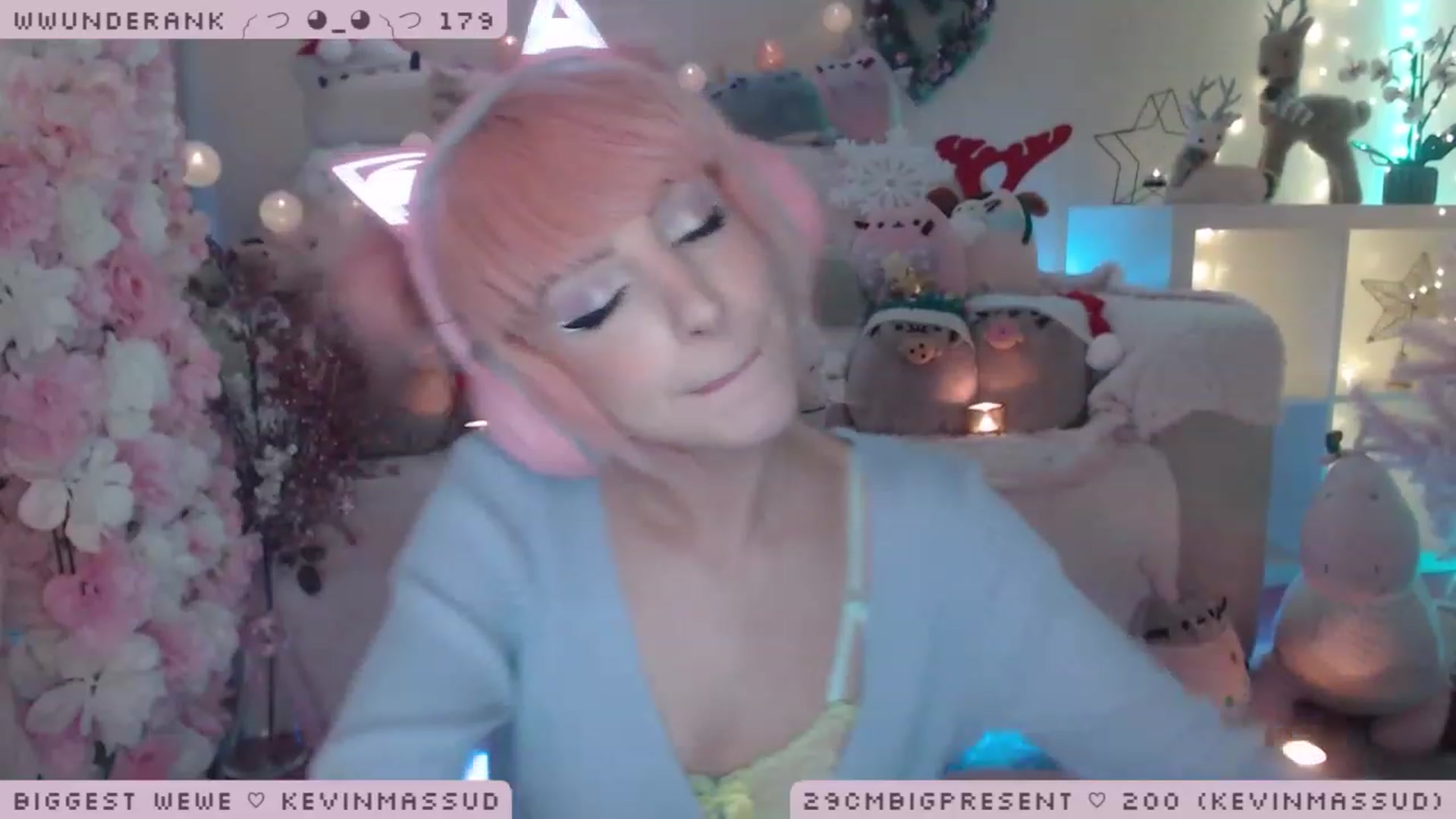 Gallery image thumbnail from MerryBishmas's myfreecams stream on, 12/29/2022, 24:45 image 15 of 20