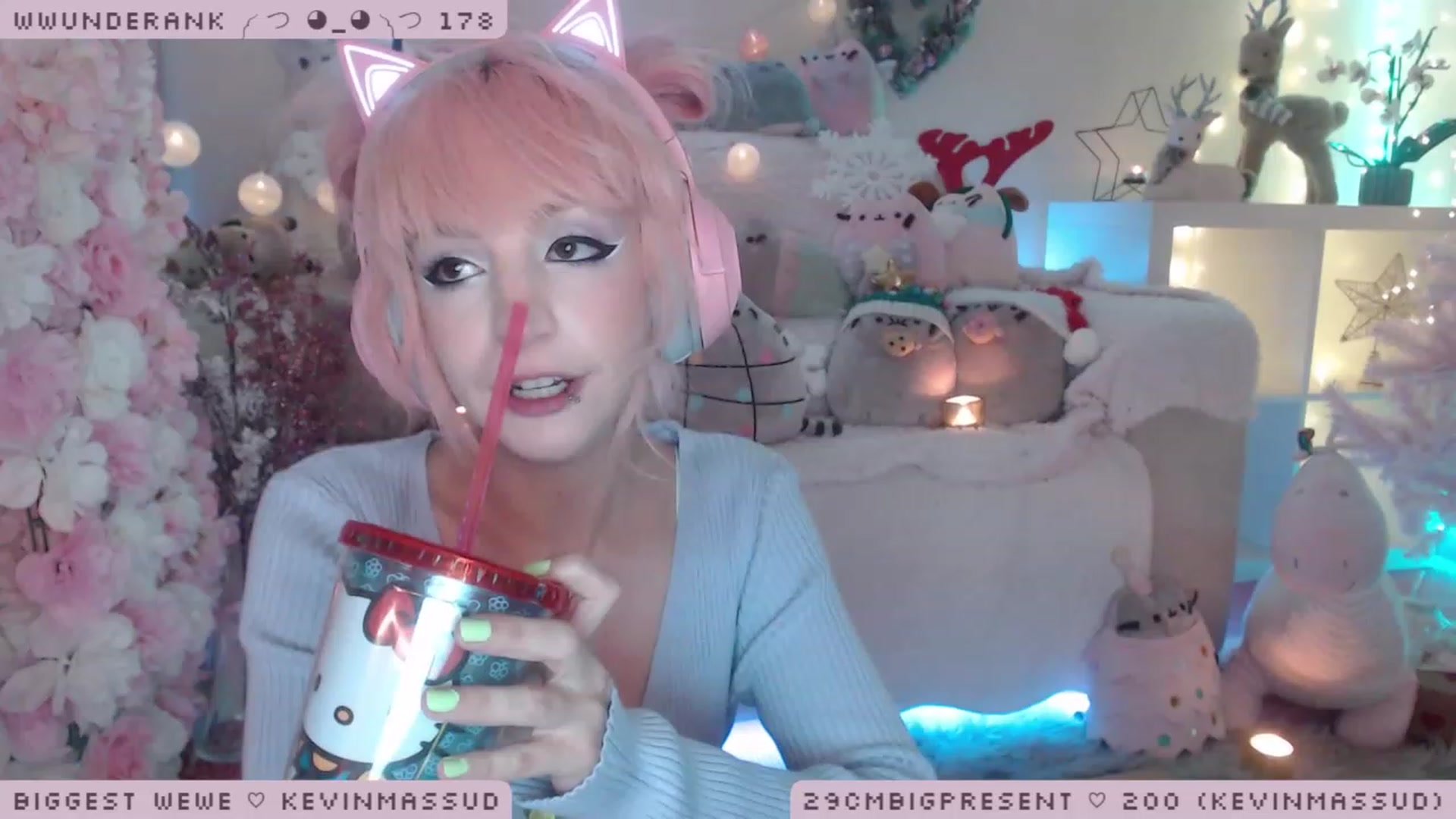 Gallery image thumbnail from MerryBishmas's myfreecams stream on, 12/29/2022, 24:45 image 9 of 20