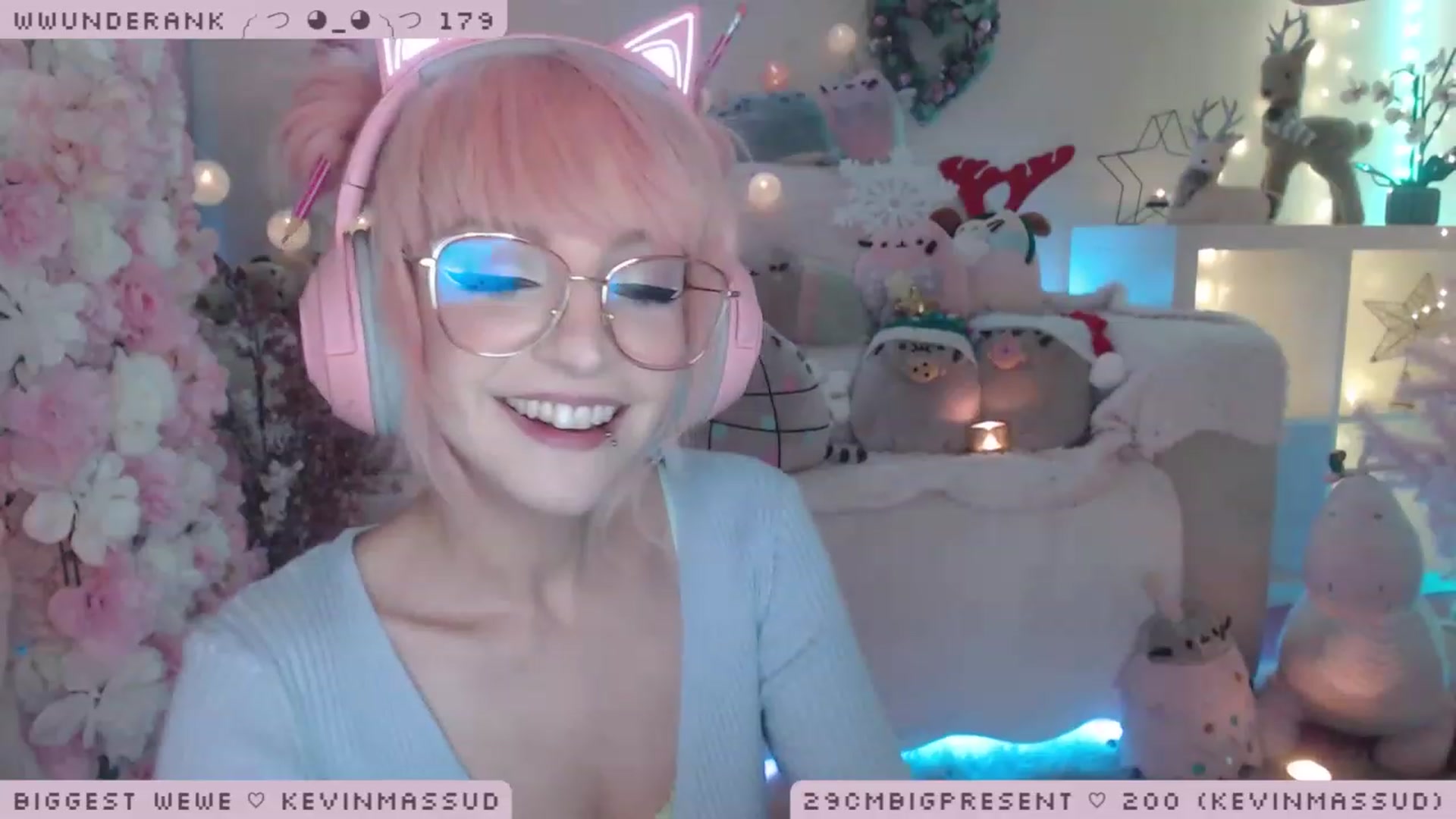 Gallery image thumbnail from MerryBishmas's myfreecams stream on, 12/29/2022, 24:45 image 13 of 20