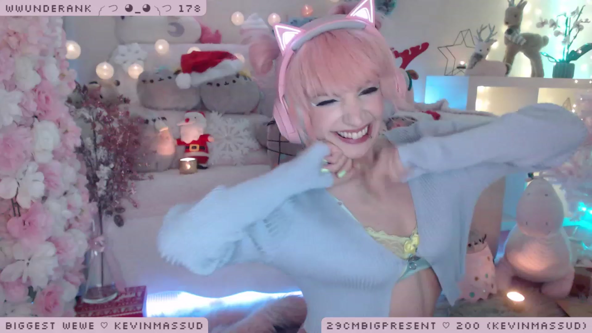 Gallery image thumbnail from MerryBishmas's myfreecams stream on, 12/29/2022, 24:45 image 7 of 20