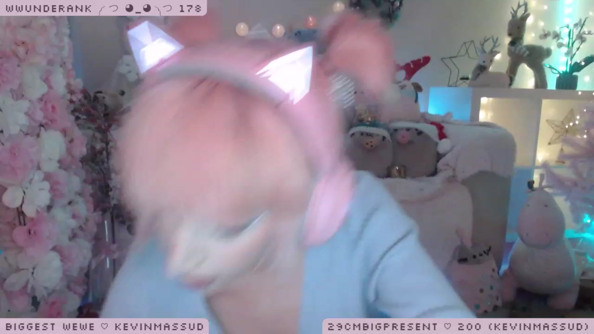 Gallery image thumbnail from MerryBishmas's myfreecams stream on, 12/29/2022, 24:45 image 3 of 20