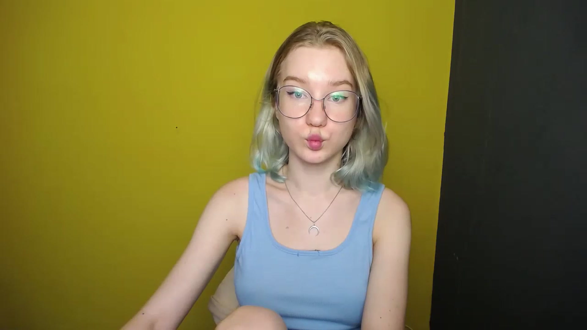 Gallery image thumbnail from MerryMarx's myfreecams stream on, 07/09/2023, 10:21 image 18 of 20