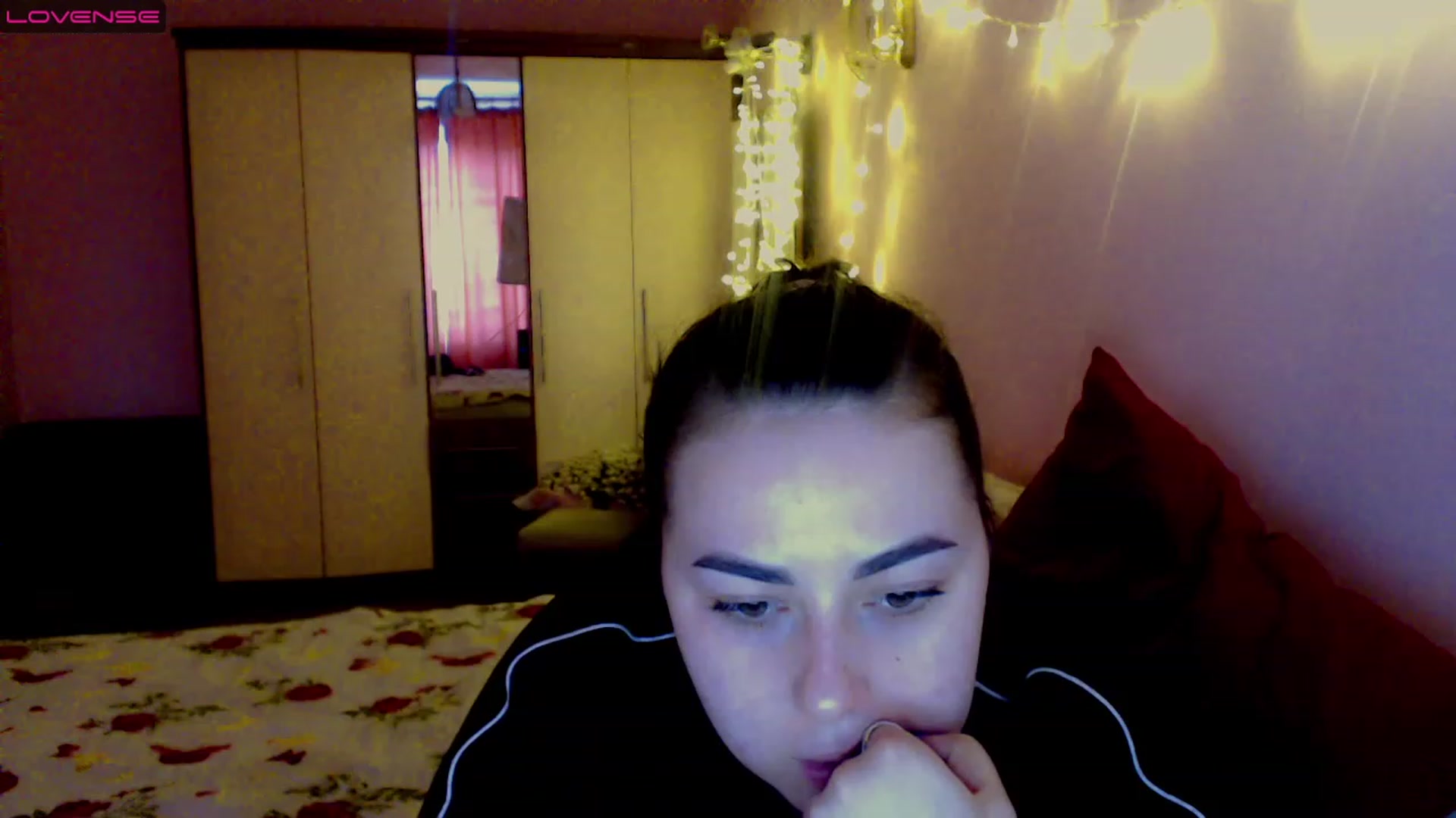 Gallery image thumbnail from MerryTin's myfreecams stream on, 03/31/2023, 14:02 image 4 of 20